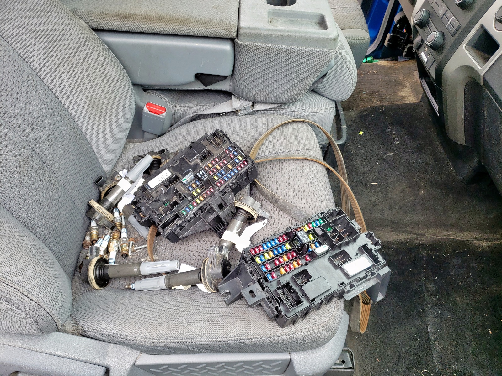 Foto 9 de la subasta – 2013 FORD F150 SUPER con VIN 1FTFX1EF5DFA68936