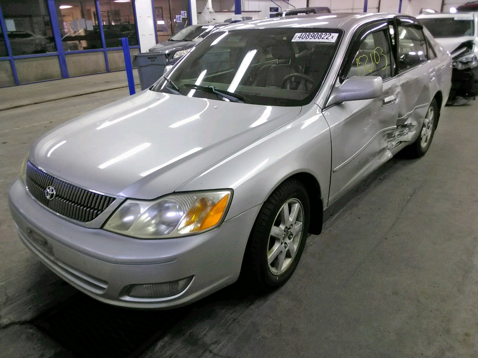 Photo 2 from auction – 2002 TOYOTA AVALON XL with VIN 4T1BF28B72U250853
