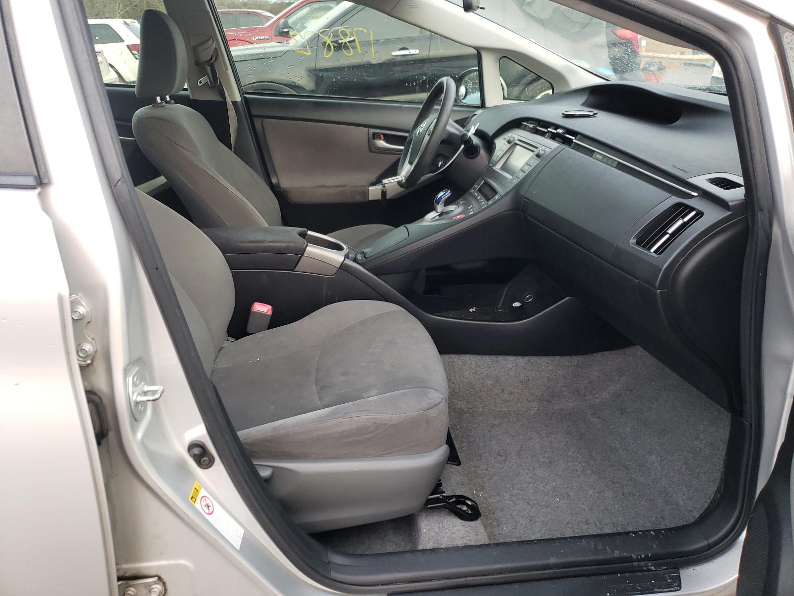 Photo 5 from auction – 2012 TOYOTA PRIUS with VIN JTDKN3DU6C1563920