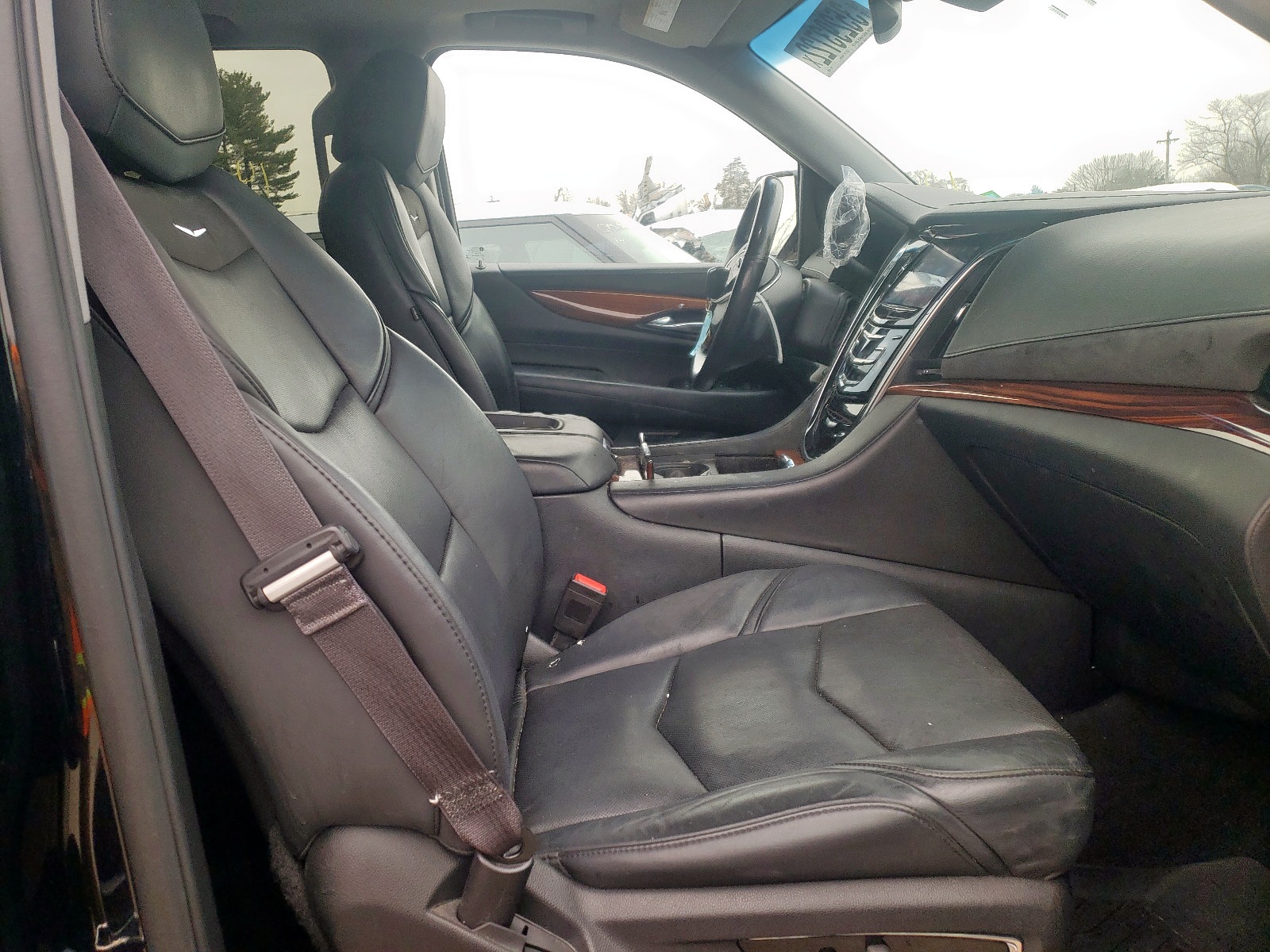Photo 5 from auction – 2015 CADILLAC ESCALADE L with VIN 1GYS4MKJ5FR548908