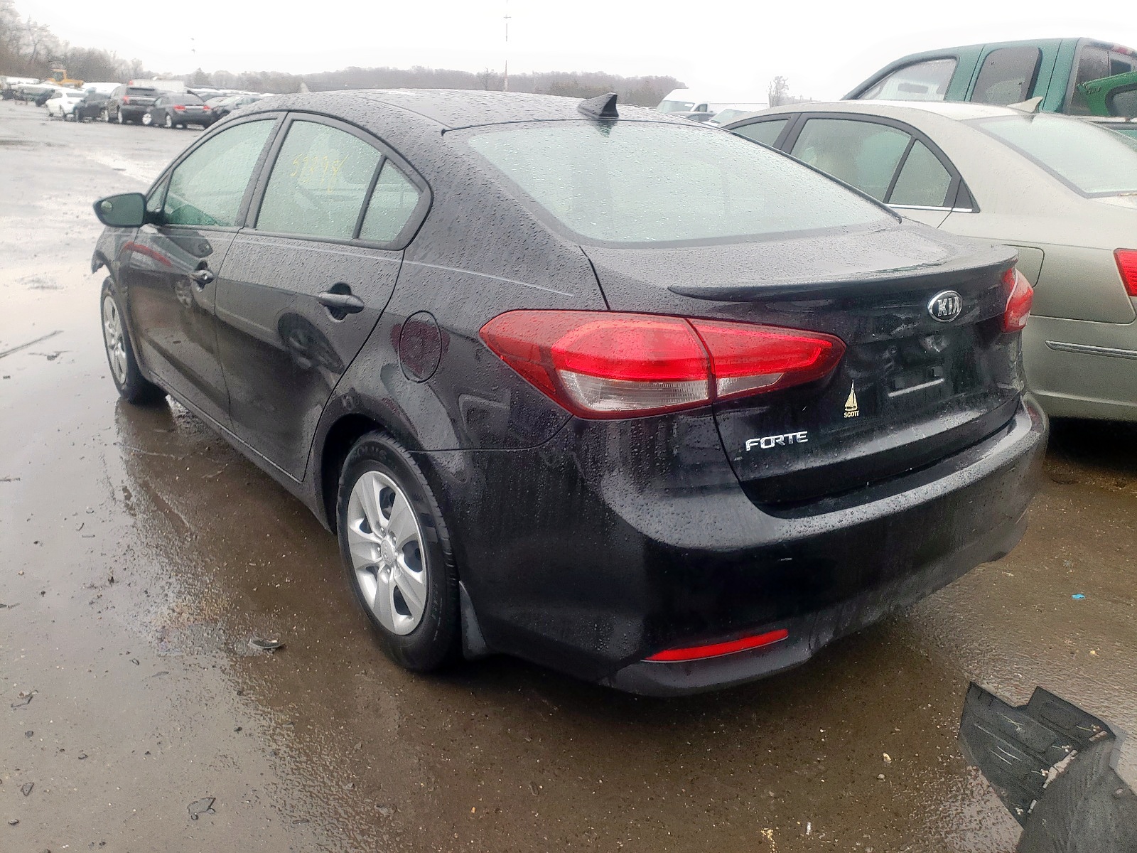 Photo 3 from auction – 2018 KIA FORTE LX with VIN 3KPFL4A75JE228945