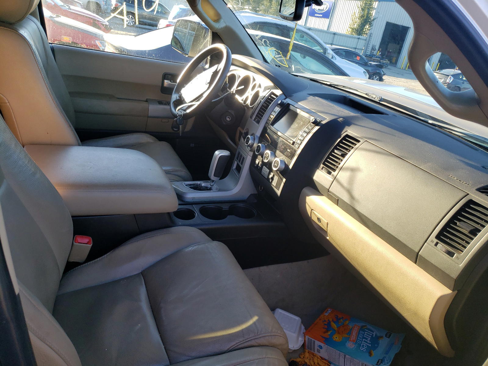 Photo 5 from auction – 2008 TOYOTA SEQUOIA LI with VIN 5TDBY68A98S006423
