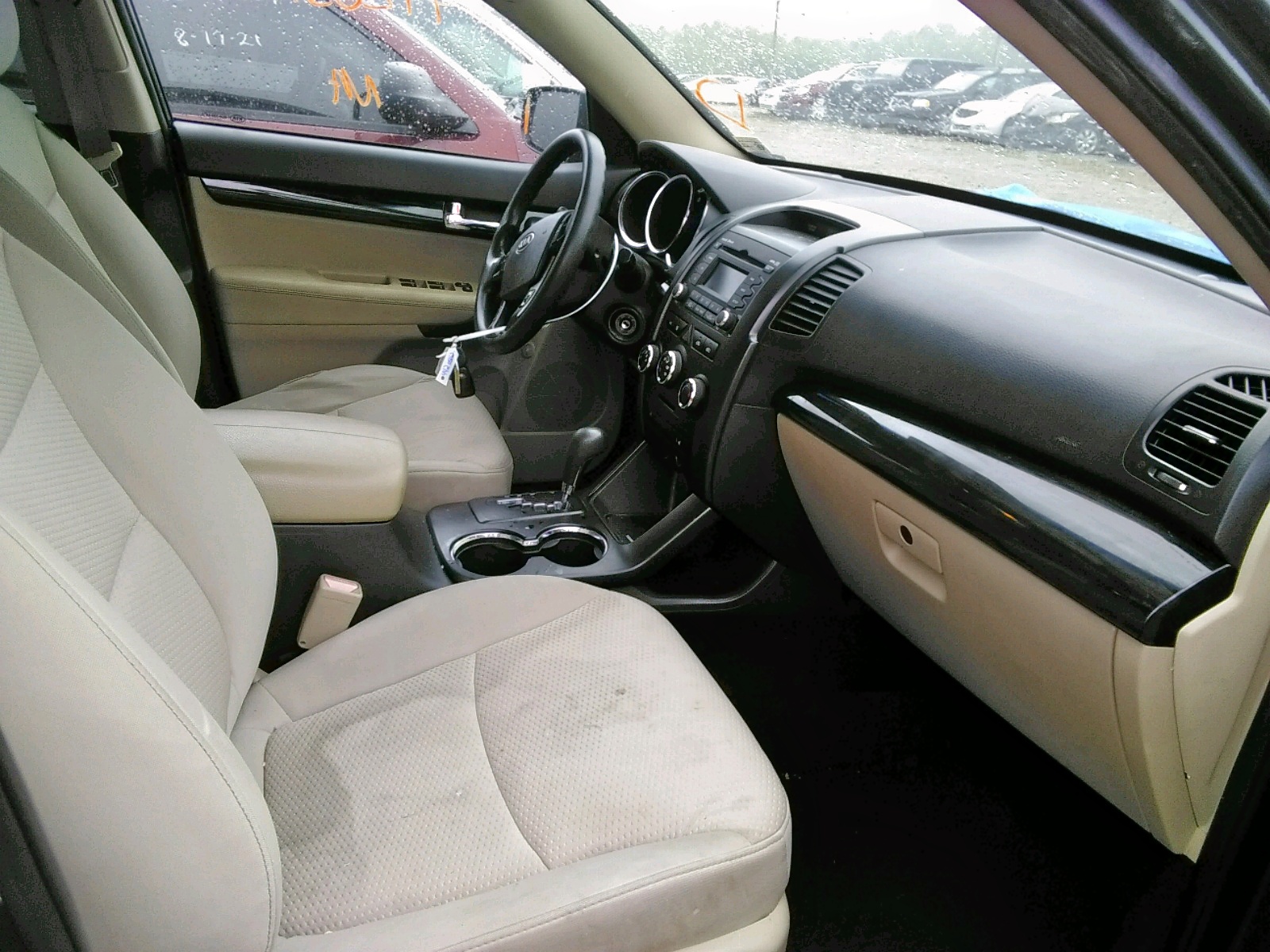 Photo 5 from auction – 2011 KIA SORENTO BA with VIN 5XYKTCA10BG141477