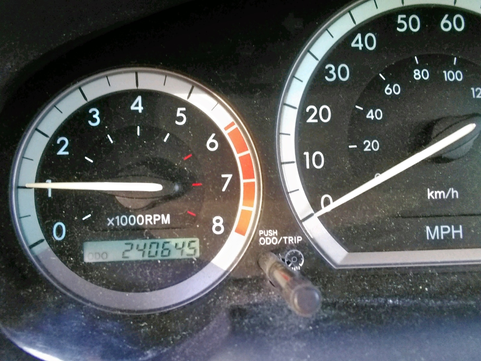 Photo 8 from auction – 2004 TOYOTA SIENNA CE with VIN 5TDZA23CX4S140470