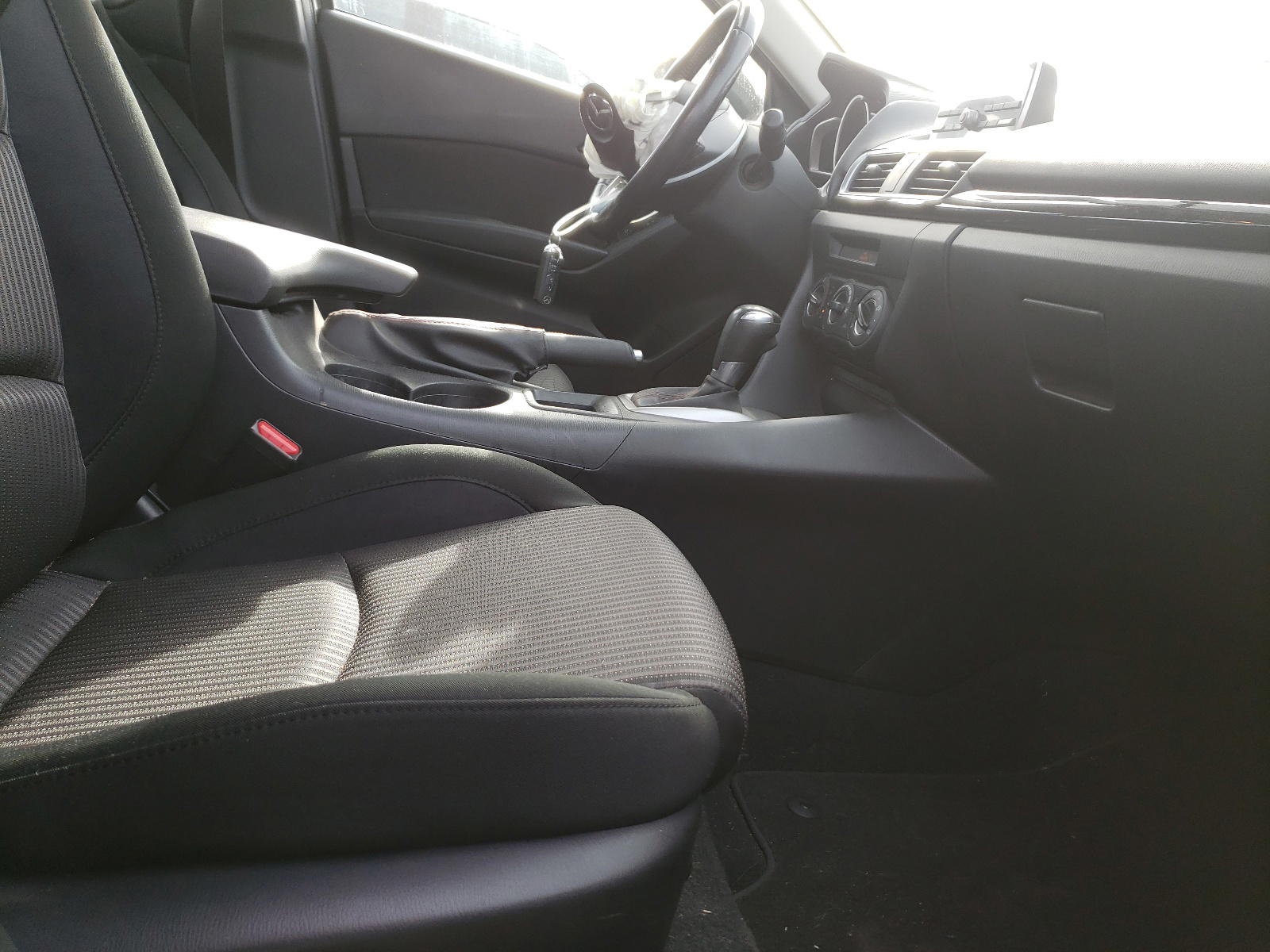Photo 5 from auction – 2014 MAZDA 3 TOURING with VIN JM1BM1V75E1125084