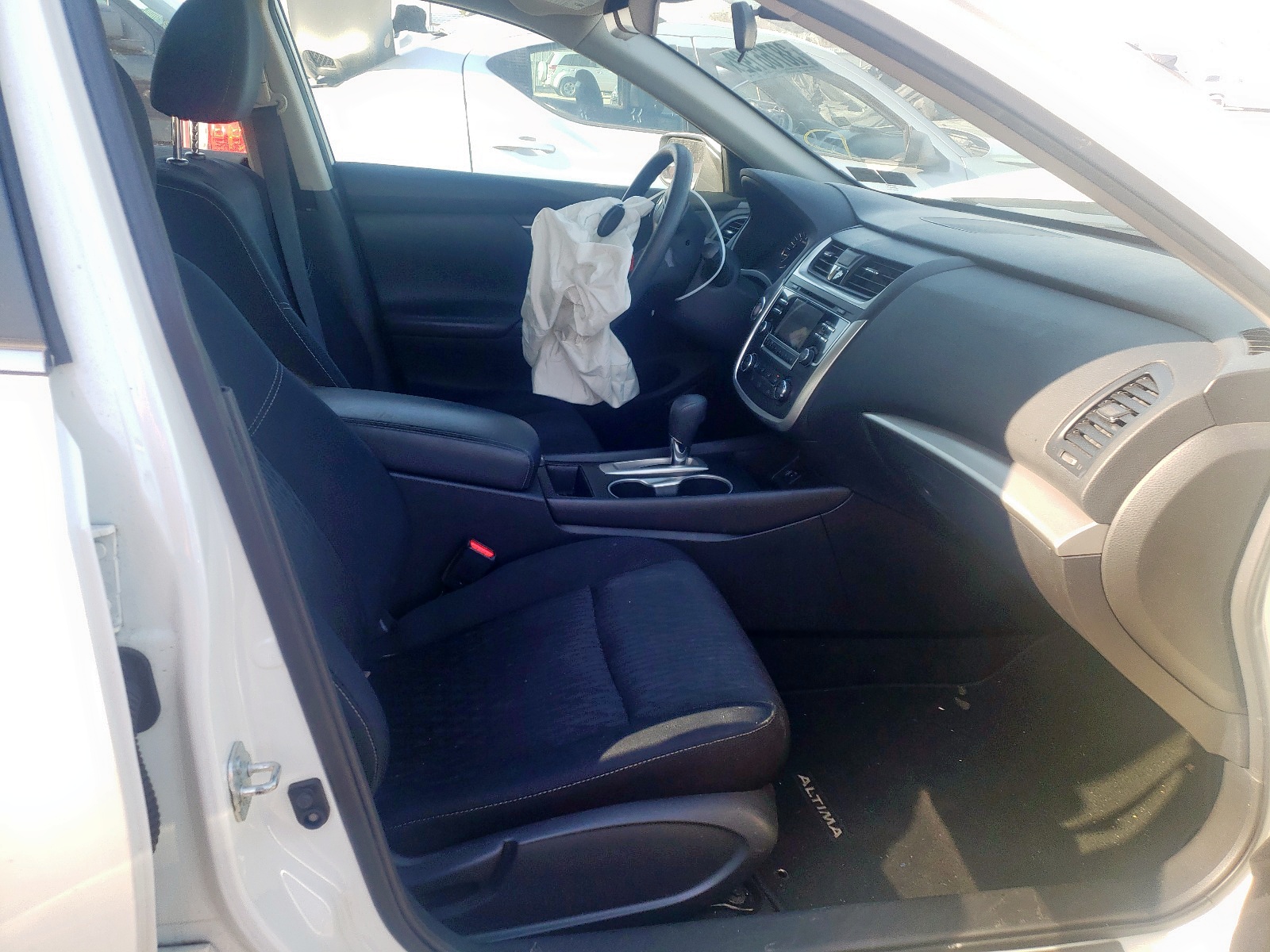 Photo 5 from auction – 2017 NISSAN ALTIMA 2.5 with VIN 1N4AL3AP2HC255337