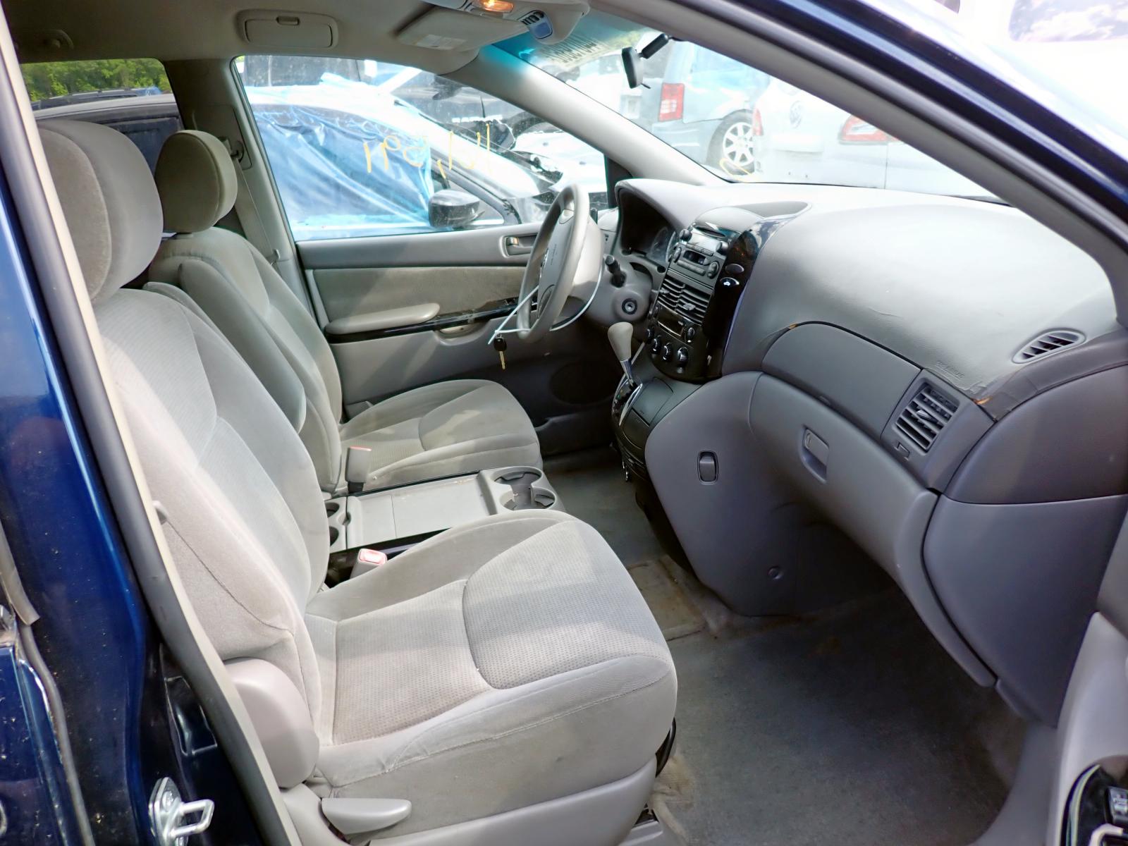 Photo 5 from auction – 2005 TOYOTA SIENNA CE with VIN 5TDZA23C65S251003