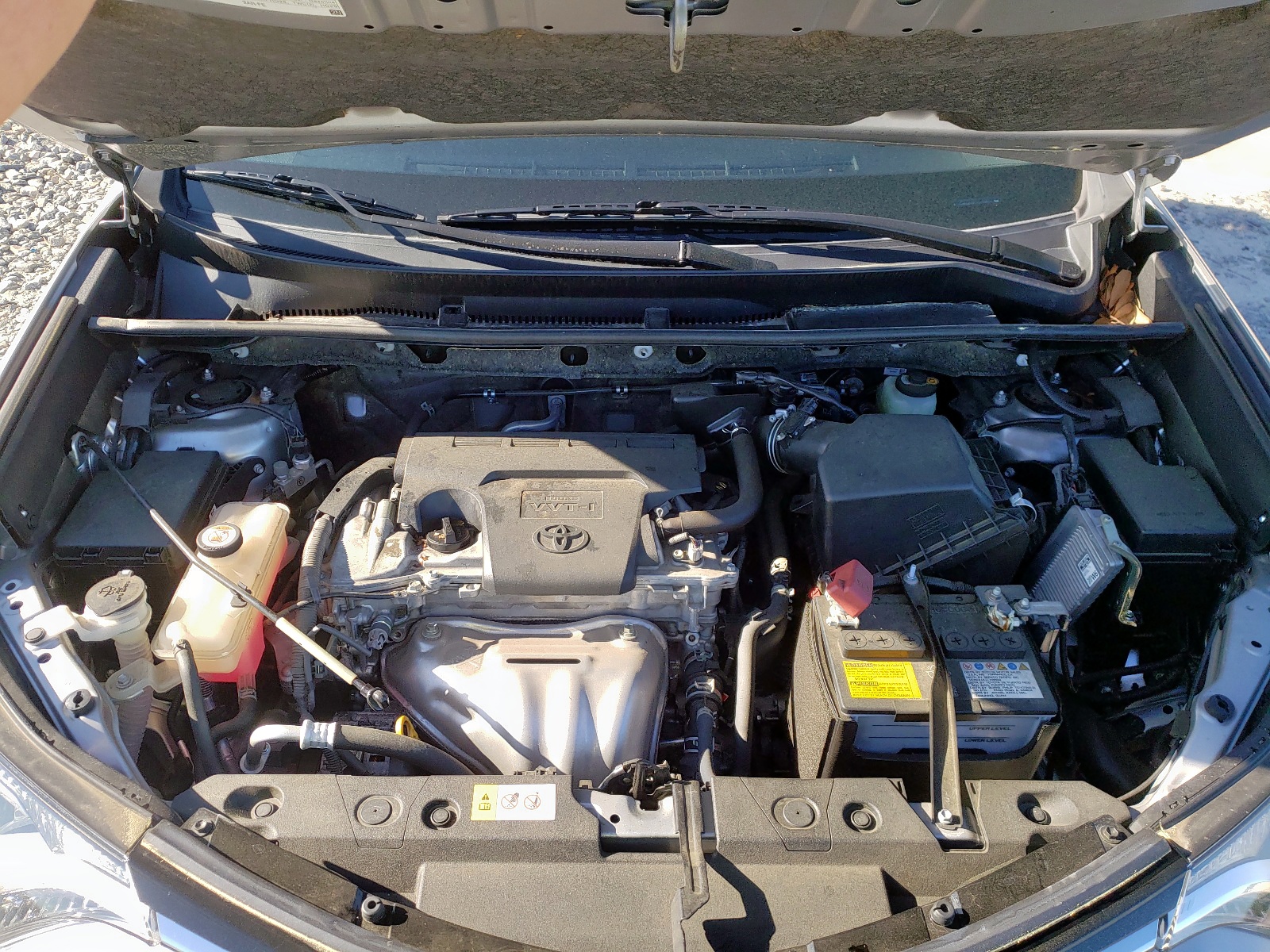 Photo 7 from auction – 2018 TOYOTA RAV4 LE with VIN JTMZFREV9JJ172912