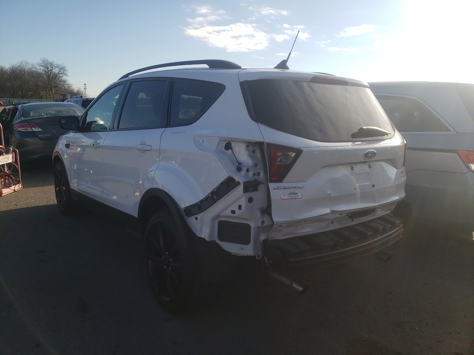 Photo 3 from auction – 2019 FORD ESCAPE SE with VIN 1FMCU0GD4KUB80729
