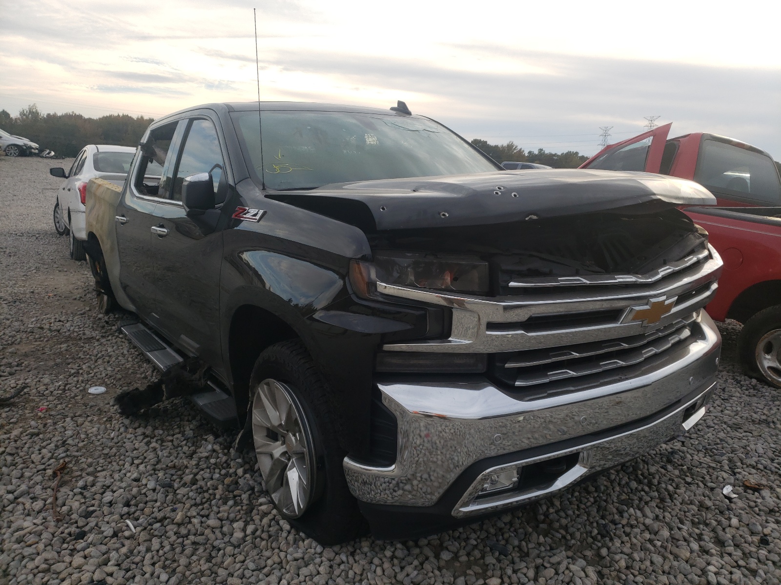 CHEVROLET SILVERADO 2021 with VIN 3GCUYGED5MG404718 - Photo from auction