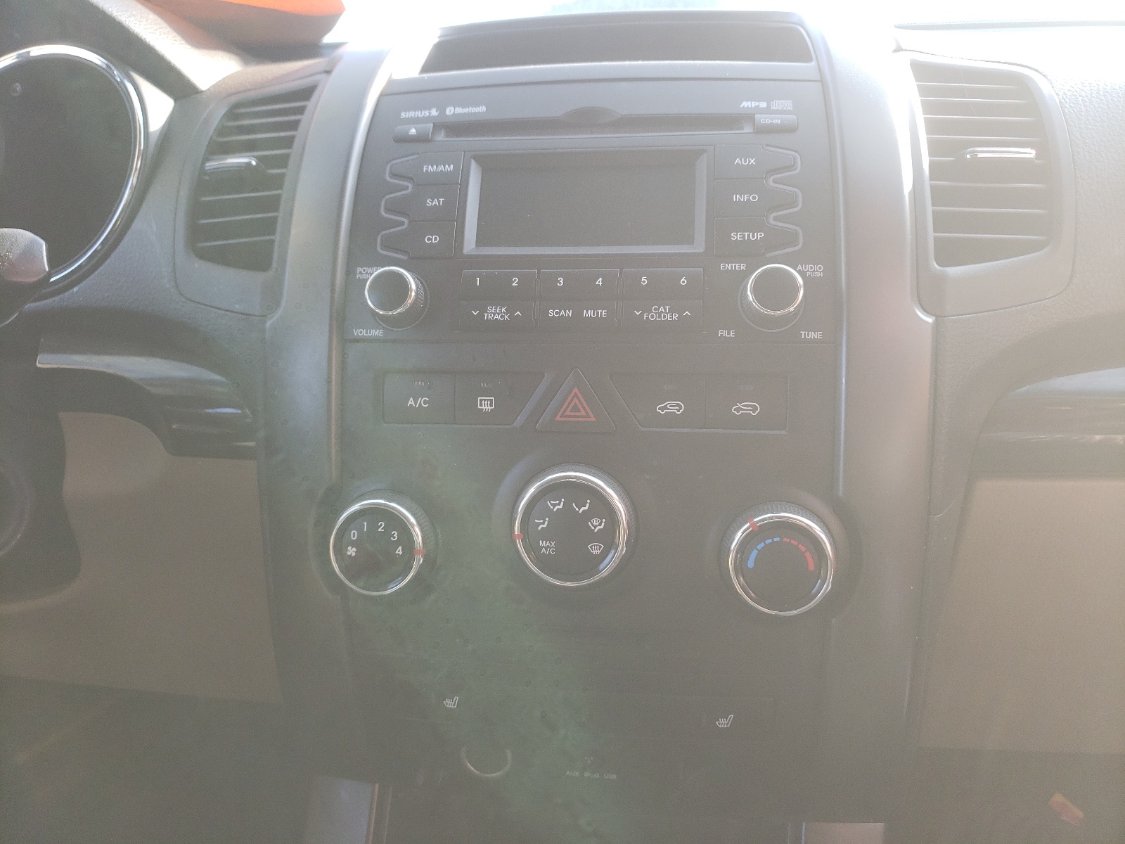 Photo 9 from auction – 2011 KIA SORENTO BA with VIN 5XYKT4A10BG155949