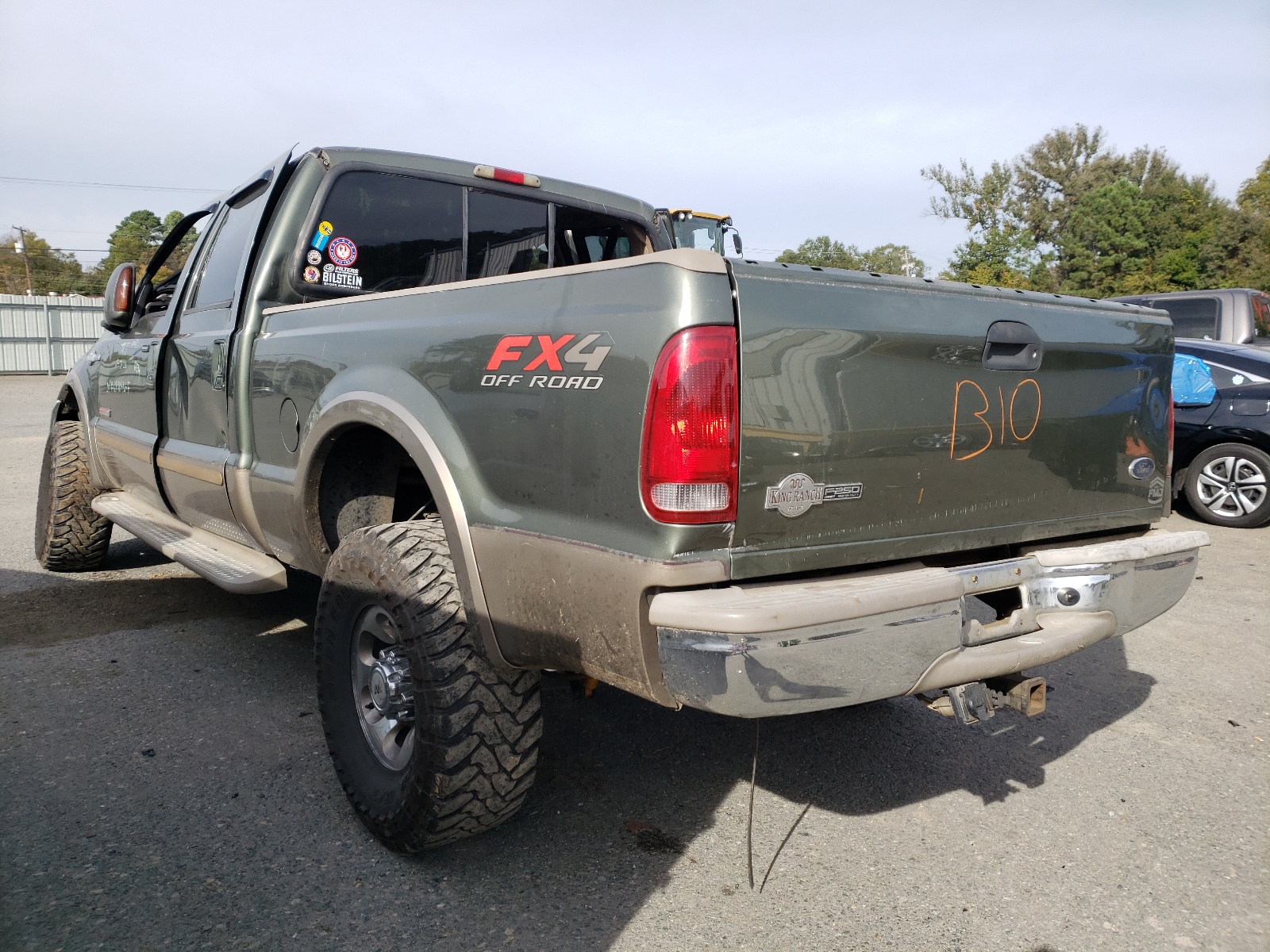 Photo 3 from auction – 2004 FORD F250 SUPER with VIN 1FTNW21P24EB74625