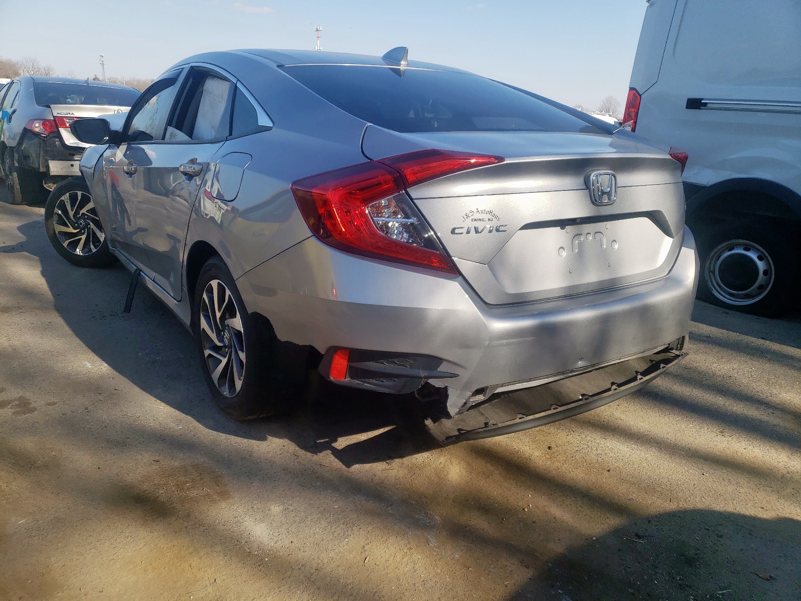 Photo 3 from auction – 2018 HONDA CIVIC EX with VIN 2HGFC2F86JH502682