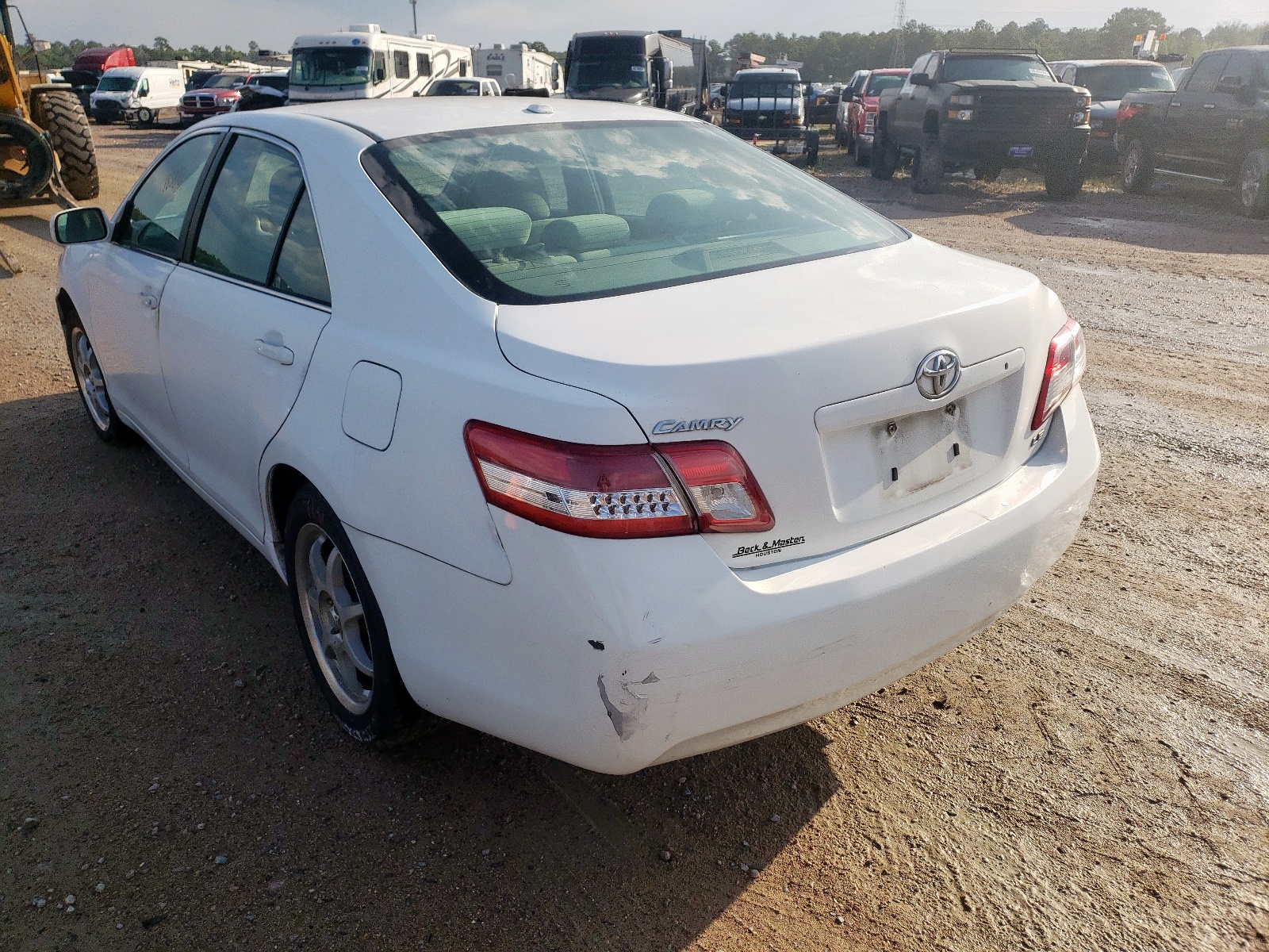 Photo 3 from auction – 2010 TOYOTA CAMRY BASE with VIN 4T1BF3EKXAU550959