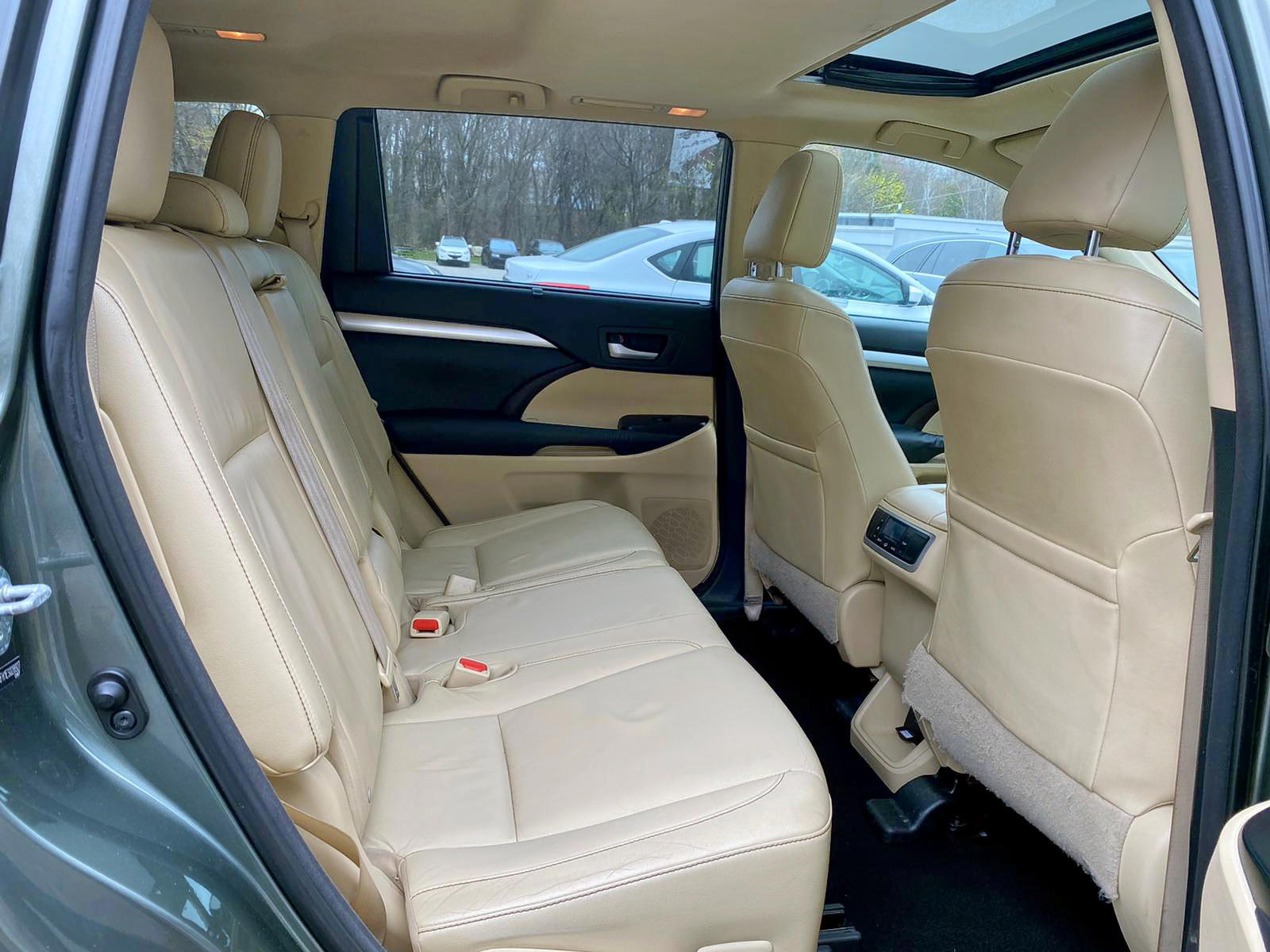 Photo 9 from auction – 2014 TOYOTA HIGHLANDER with VIN 5TDJKRFH1ES028927