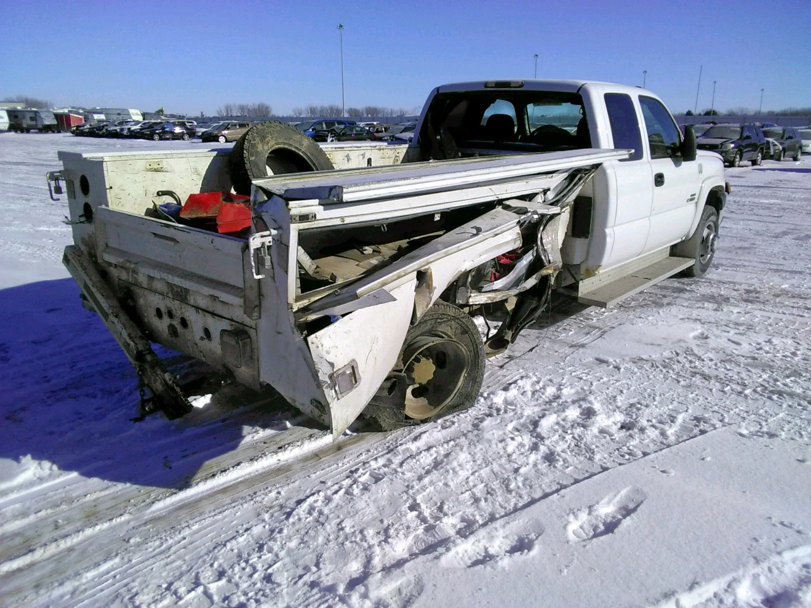Photo 4 from auction – 2004 CHEVROLET SILVERADO with VIN 1GBJC39104E163916