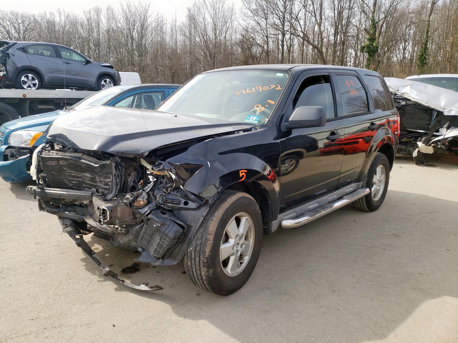 Photo 2 from auction – 2009 FORD ESCAPE XLS with VIN 1FMCU02769KB40949