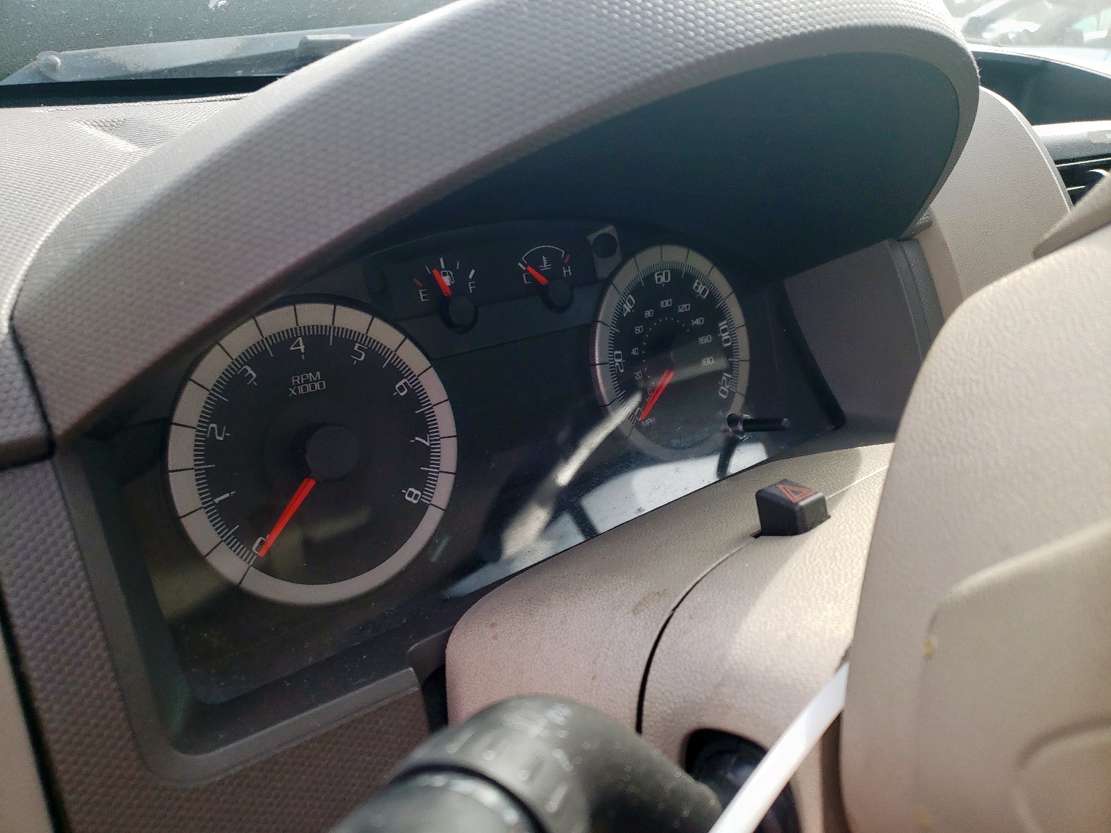 صورة رقم 8 من المزاد - 2009 FORD ESCAPE XLS مع VIN 1FMCU02769KB40949