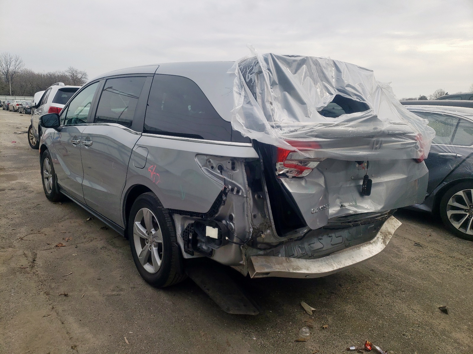 Photo 3 from auction – 2018 HONDA ODYSSEY EX with VIN 5FNRL6H73JB007093