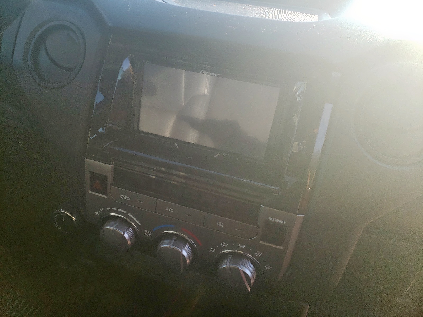 Photo 9 from auction – 2015 TOYOTA TUNDRA DOU with VIN 5TFCY5F19FX018080