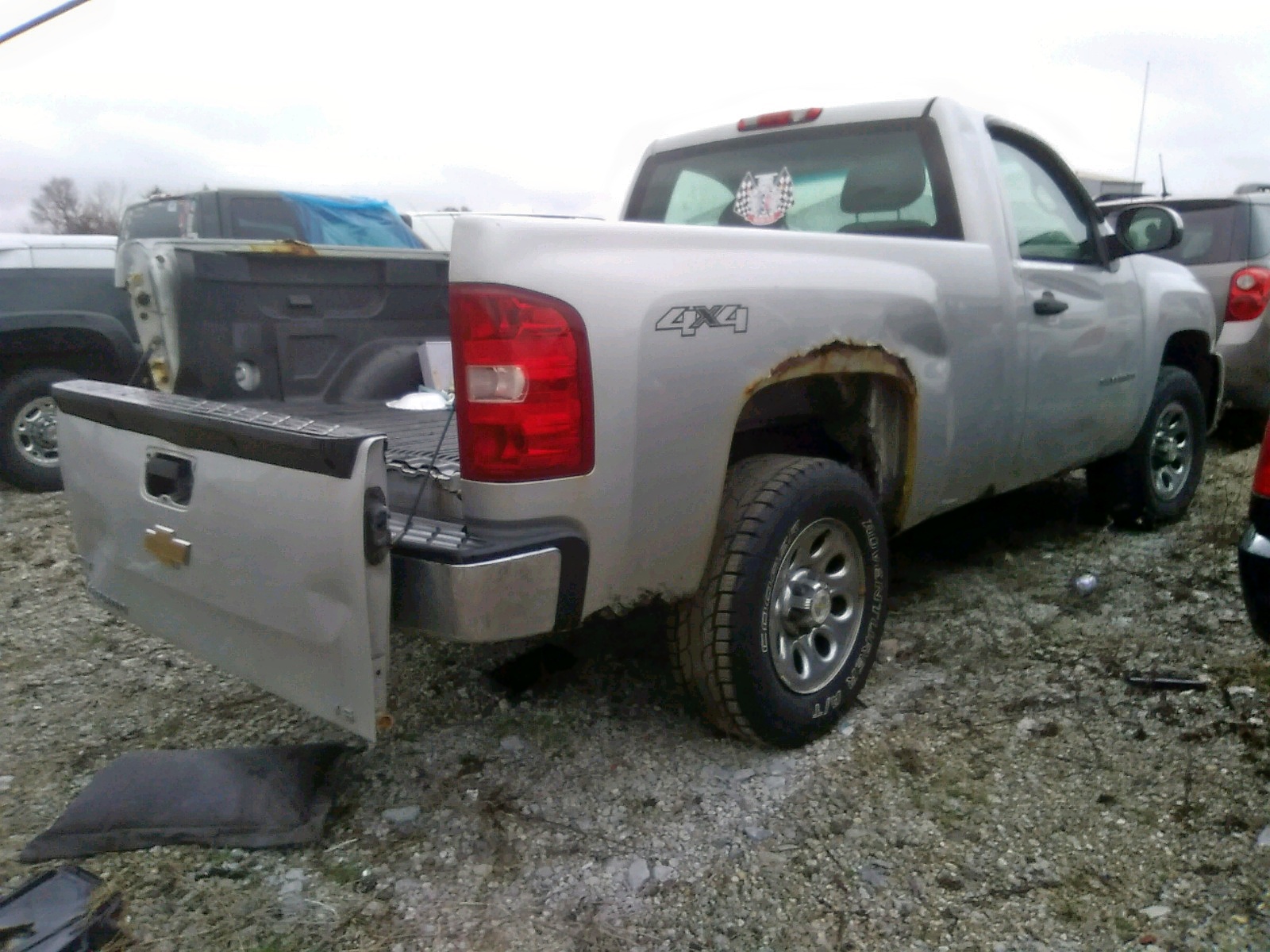 Photo 4 from auction – 2010 CHEVROLET SILVERADO with VIN 1GCPKPEA3AZ175195