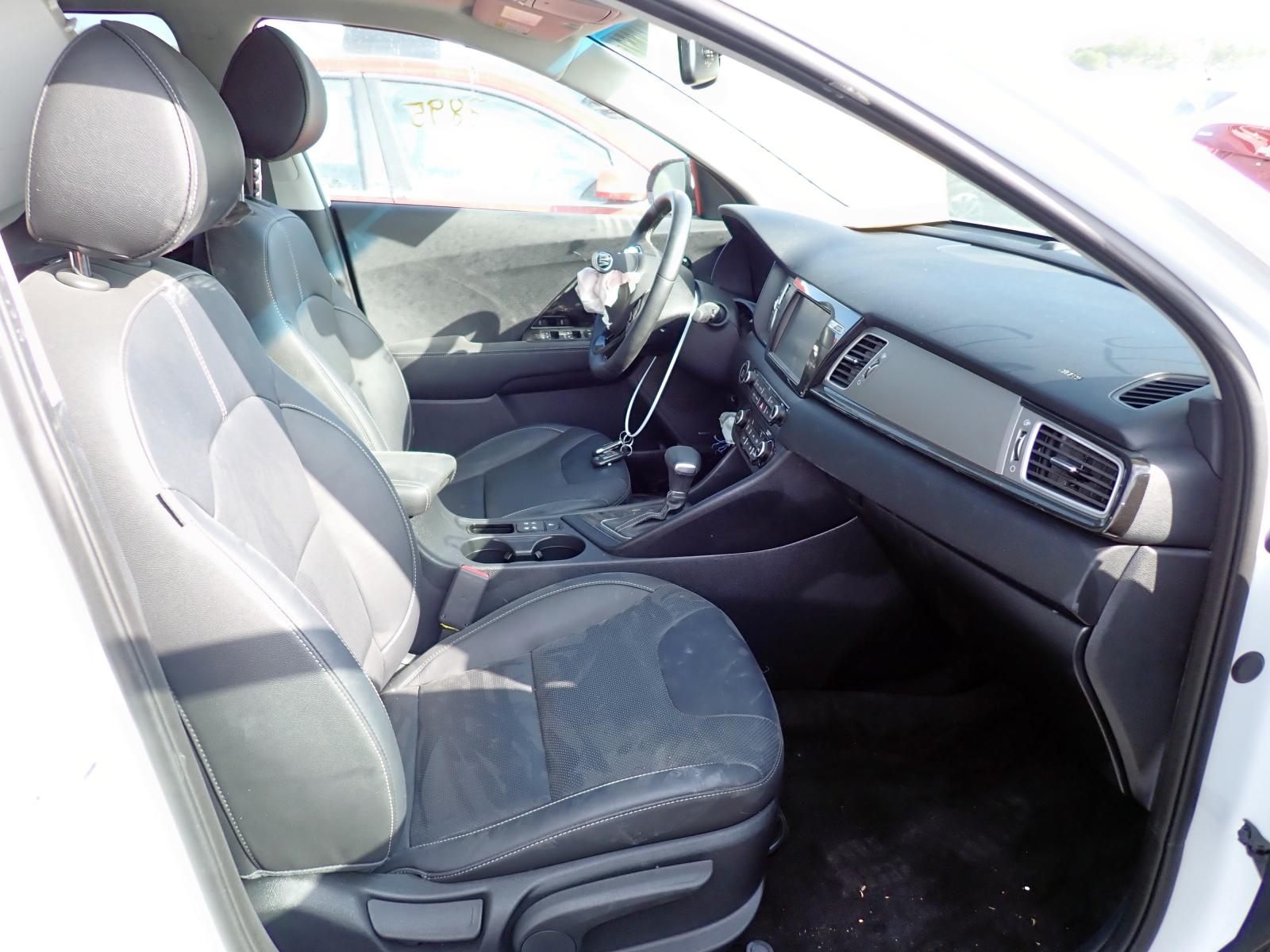 Photo 5 from auction – 2019 KIA NIRO TOURI with VIN KNDCE3LC5K5221783