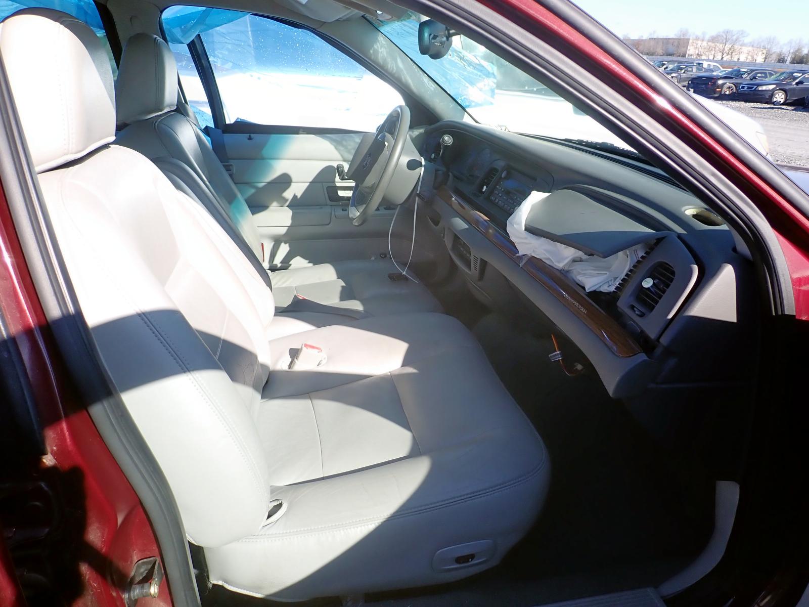 Photo 5 from auction – 2004 FORD CROWN VICT with VIN 2FAFP74W14X164397
