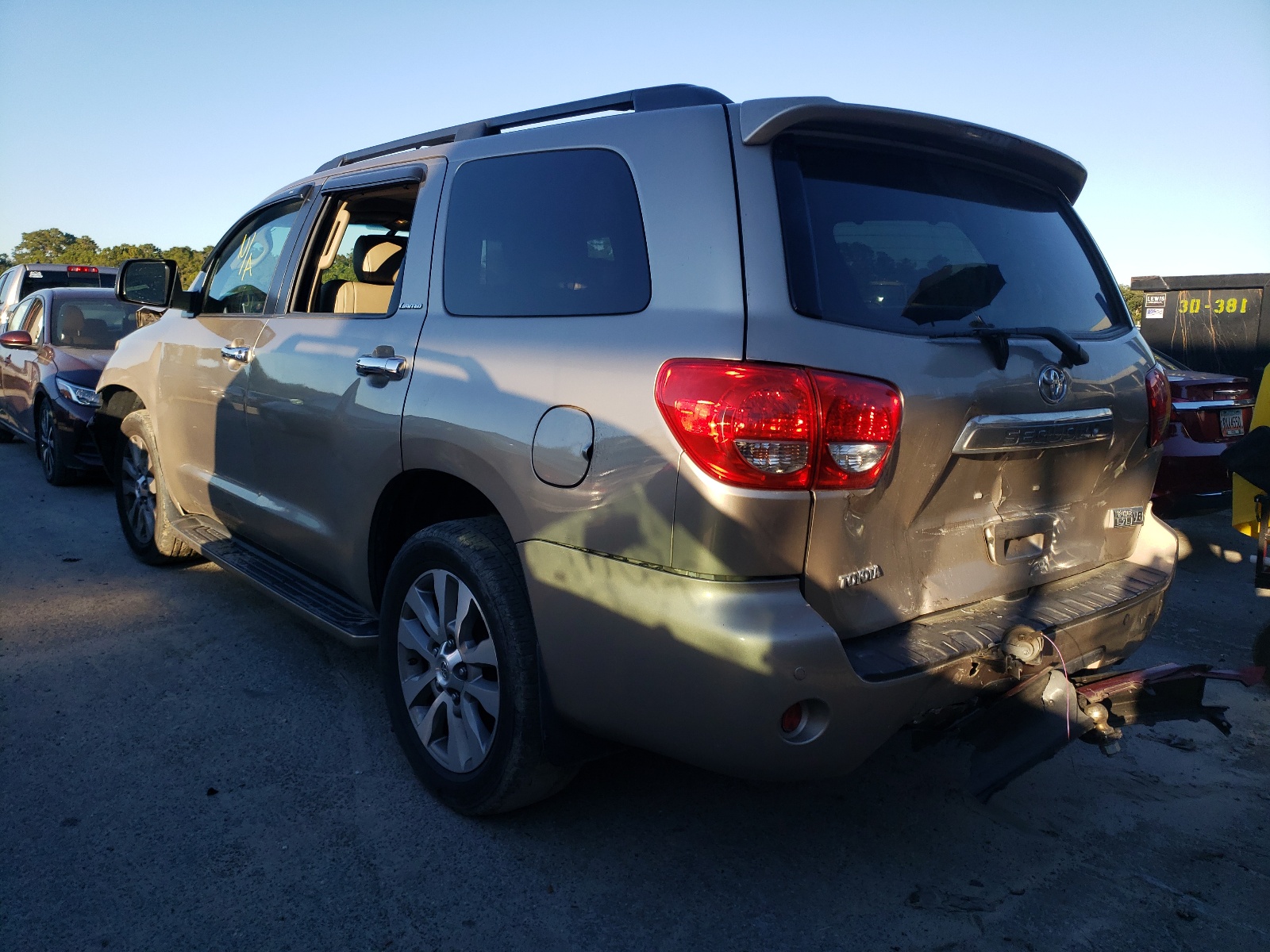 Zdjęcie 3 z aukcji – 2008 TOYOTA SEQUOIA LI z VIN 5TDBY68A98S006423