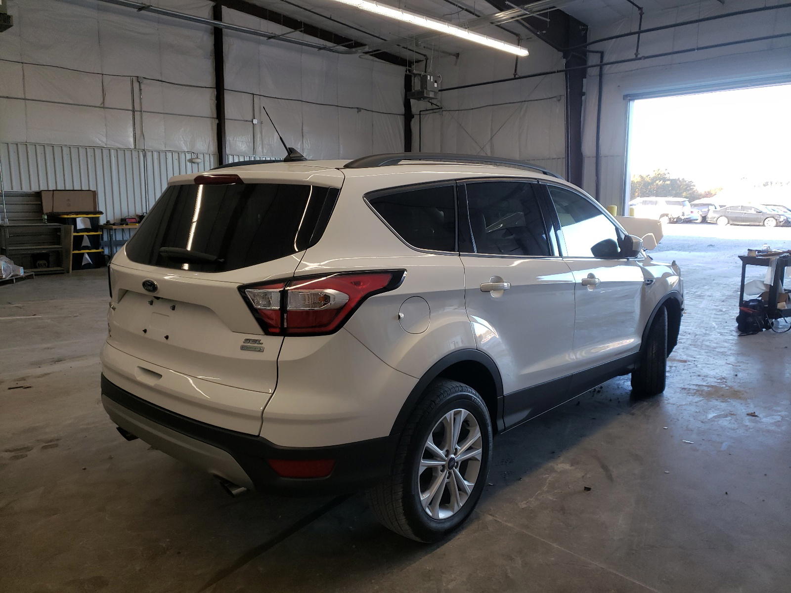 Photo 4 from auction – 2018 FORD ESCAPE SEL with VIN 1FMCU0HD9JUB58464