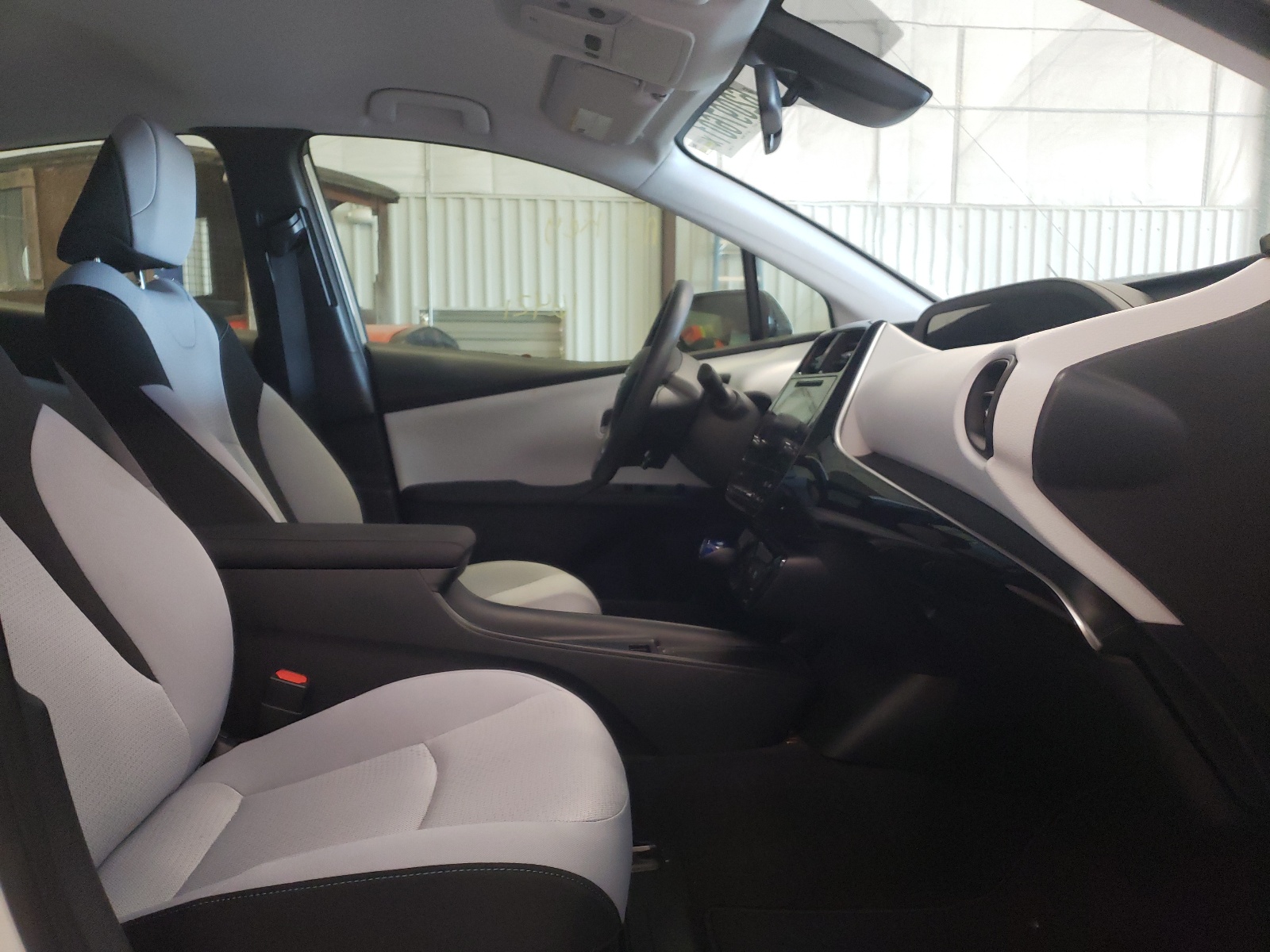 Photo 5 from auction – 2019 TOYOTA PRIUS with VIN JTDKARFU8K3100935