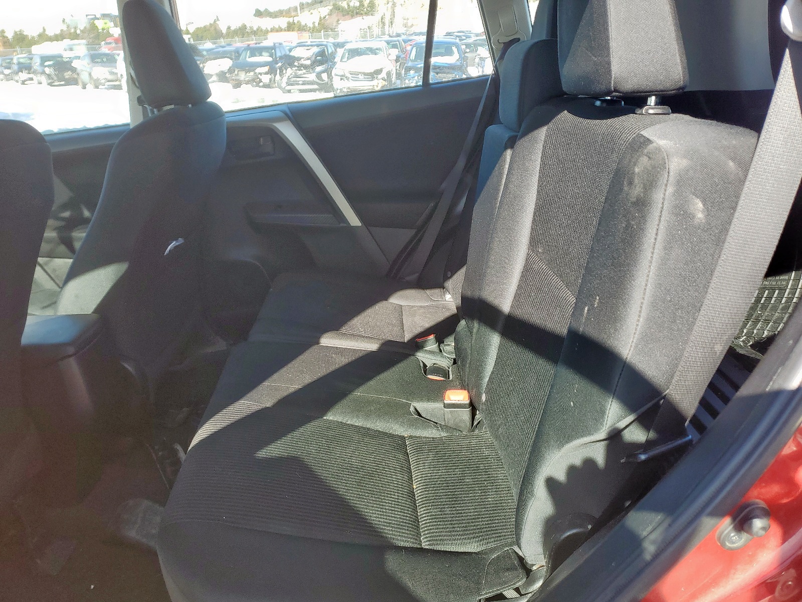 Zdjęcie 6 z aukcji – 2015 TOYOTA RAV4 LE z VIN 2T3BFREV2FW288141