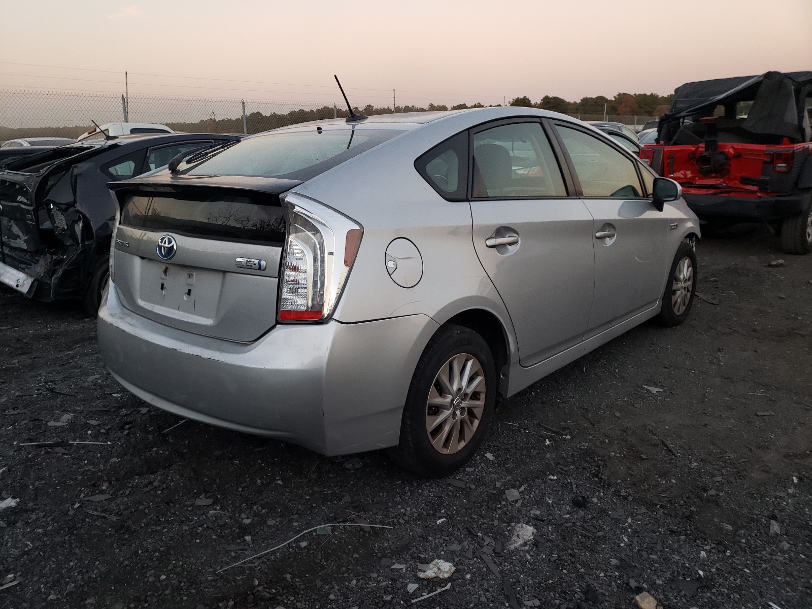 Foto 4 de la subasta – 2014 TOYOTA PRIUS con VIN JTDKN3DP6E3049356
