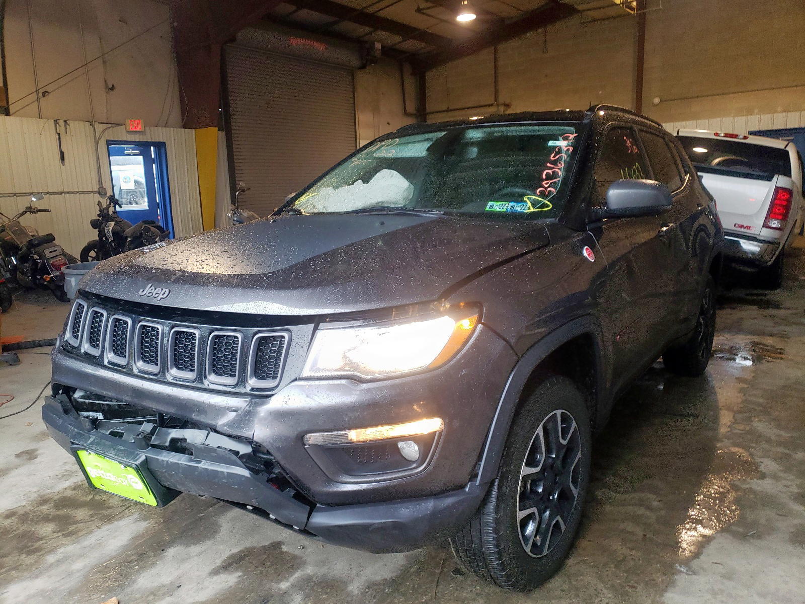 Photo 2 from auction – 2019 JEEP COMPASS TR with VIN 3C4NJDDB9KT733434