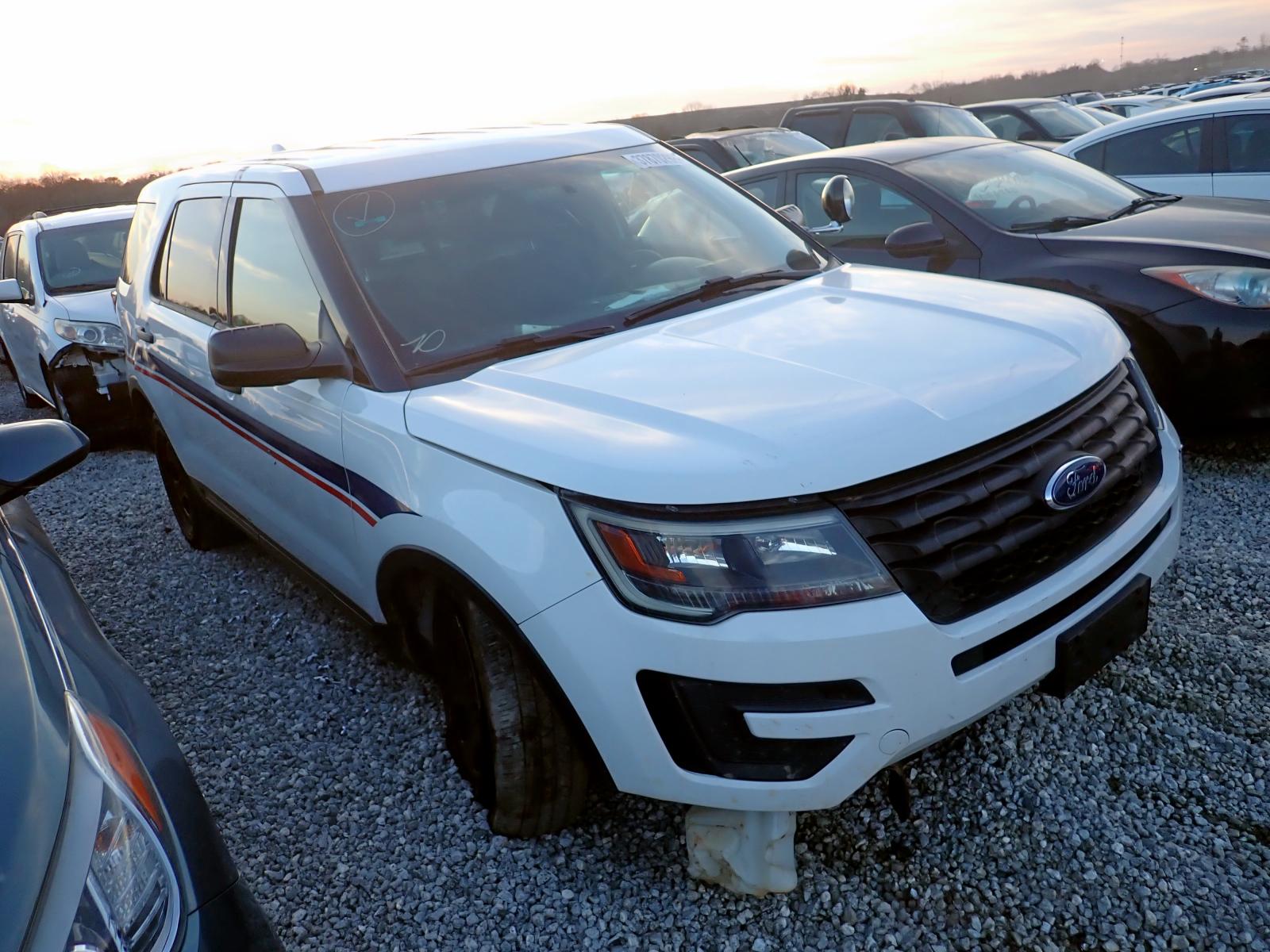 FORD EXPLORER P 2016 with VIN 1FM5K8AR2GGD31266 - Photo from auction