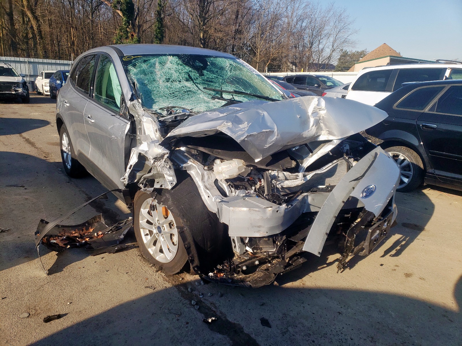 FORD ESCAPE SE 2020 with VIN 1FMCU9G63LUB37863 - Photo from auction