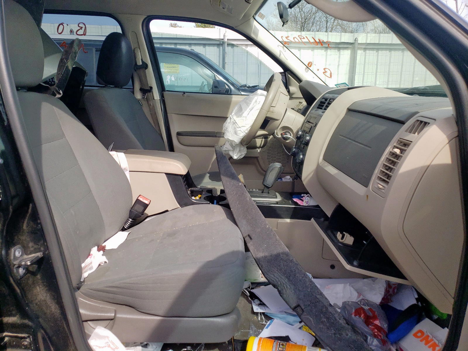 Photo 5 from auction – 2009 FORD ESCAPE XLS with VIN 1FMCU02769KB40949