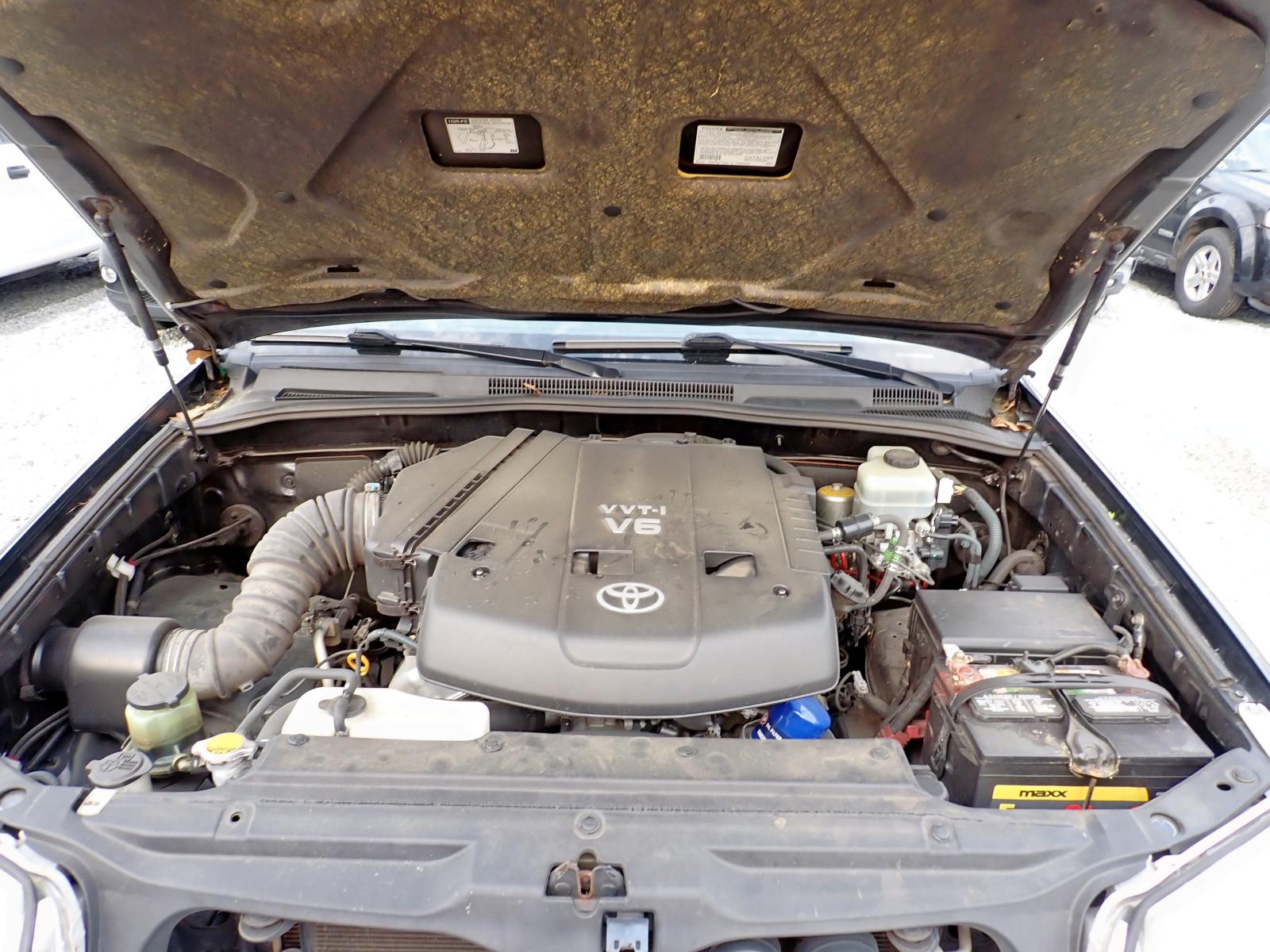 Photo 7 from auction – 2005 TOYOTA 4RUNNER SR with VIN JTEZU14R750050911