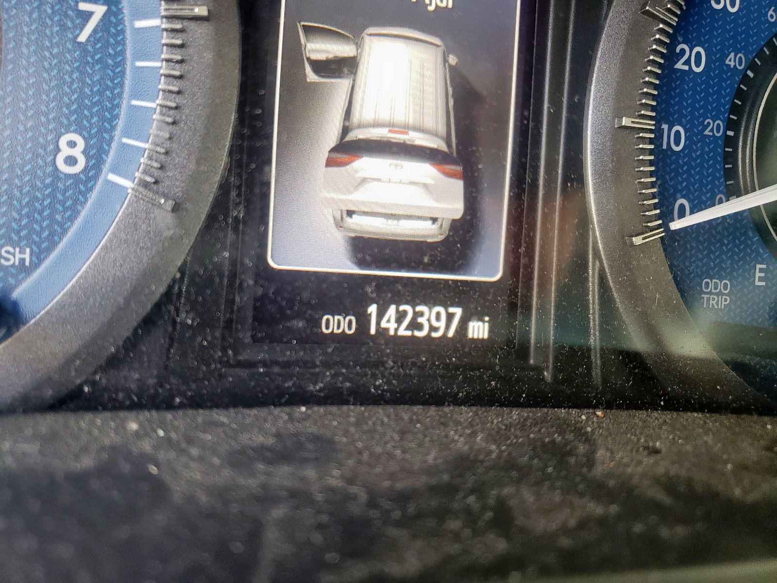 Photo 8 from auction – 2015 TOYOTA SIENNA XLE with VIN 5TDYK3DC6FS597549