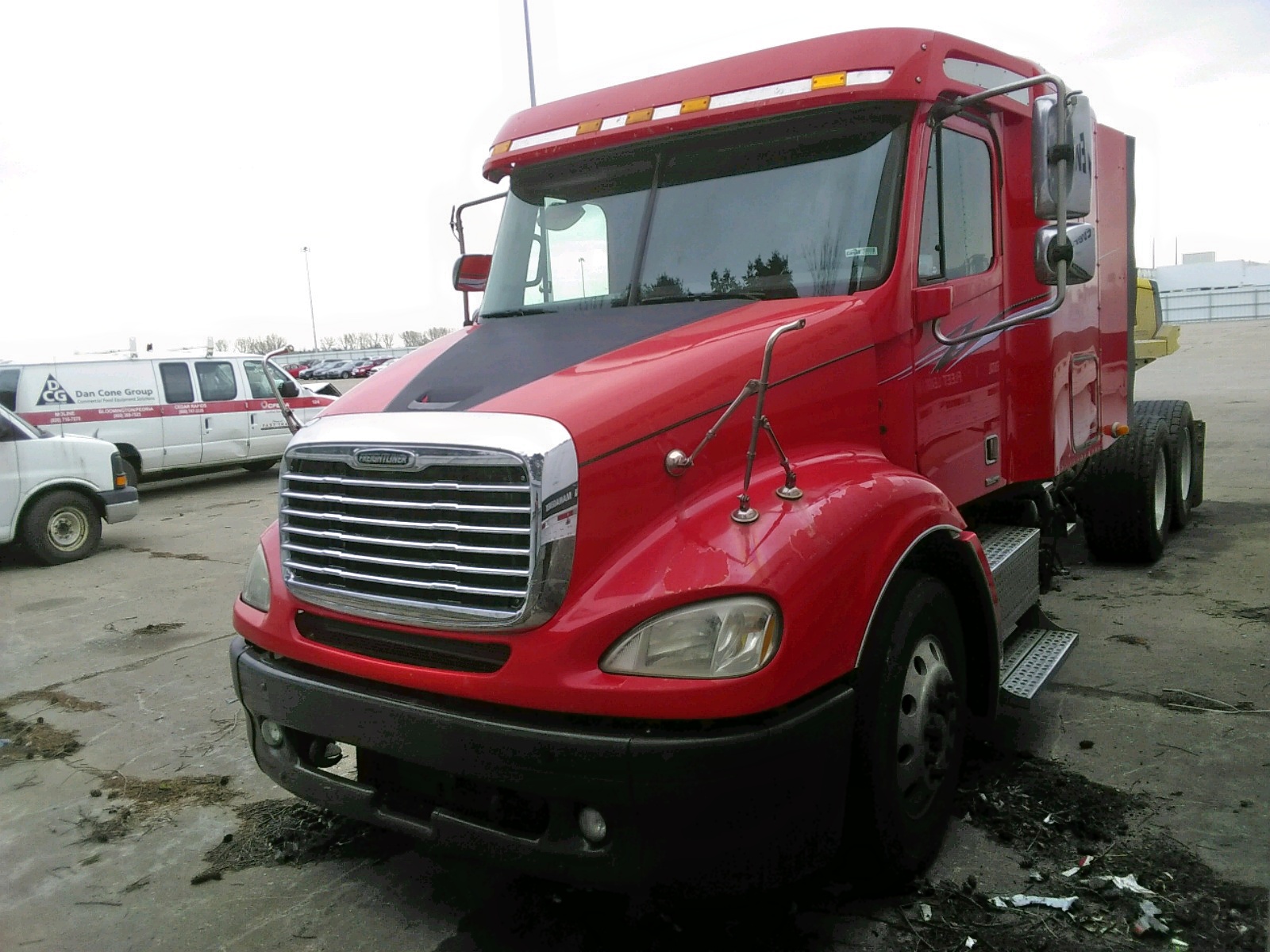Photo 2 from auction – 2007 FREIGHTLINER COLUMBIA 1 with VIN 1FUJF0DE27LW74516