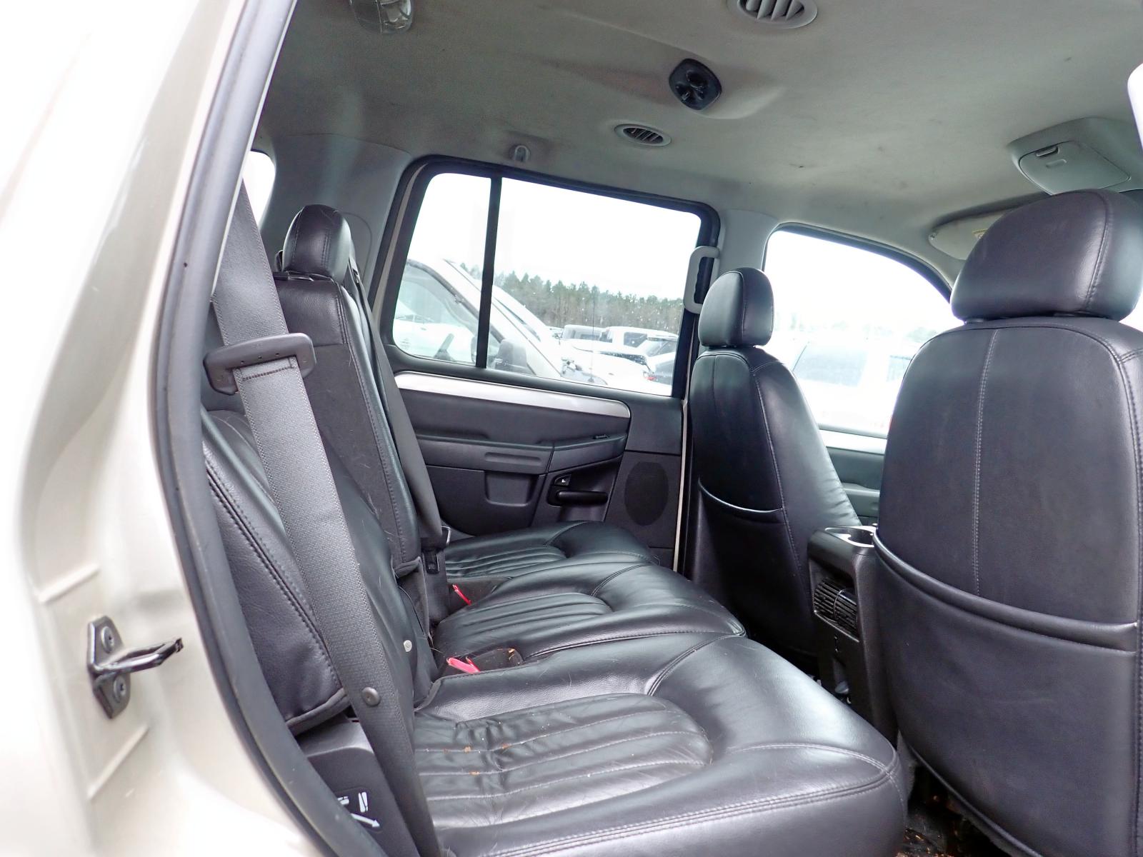 Photo 6 from auction – 2005 MERCURY MOUNTAINEE with VIN 4M2ZU66K65UJ05255