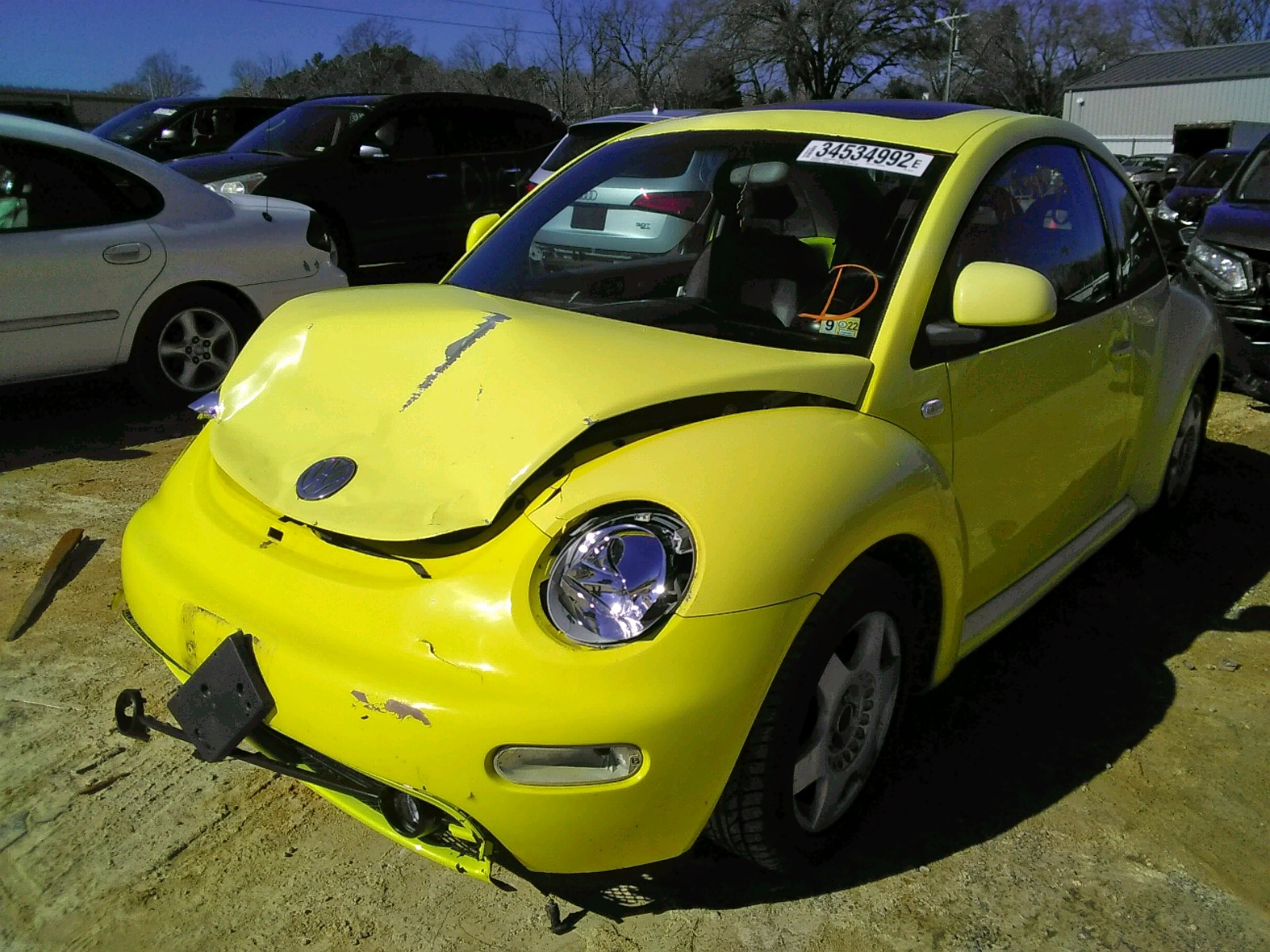 Photo 2 from auction – 2000 VOLKSWAGEN NEW BEETLE with VIN 3VWCA21C6YM429311
