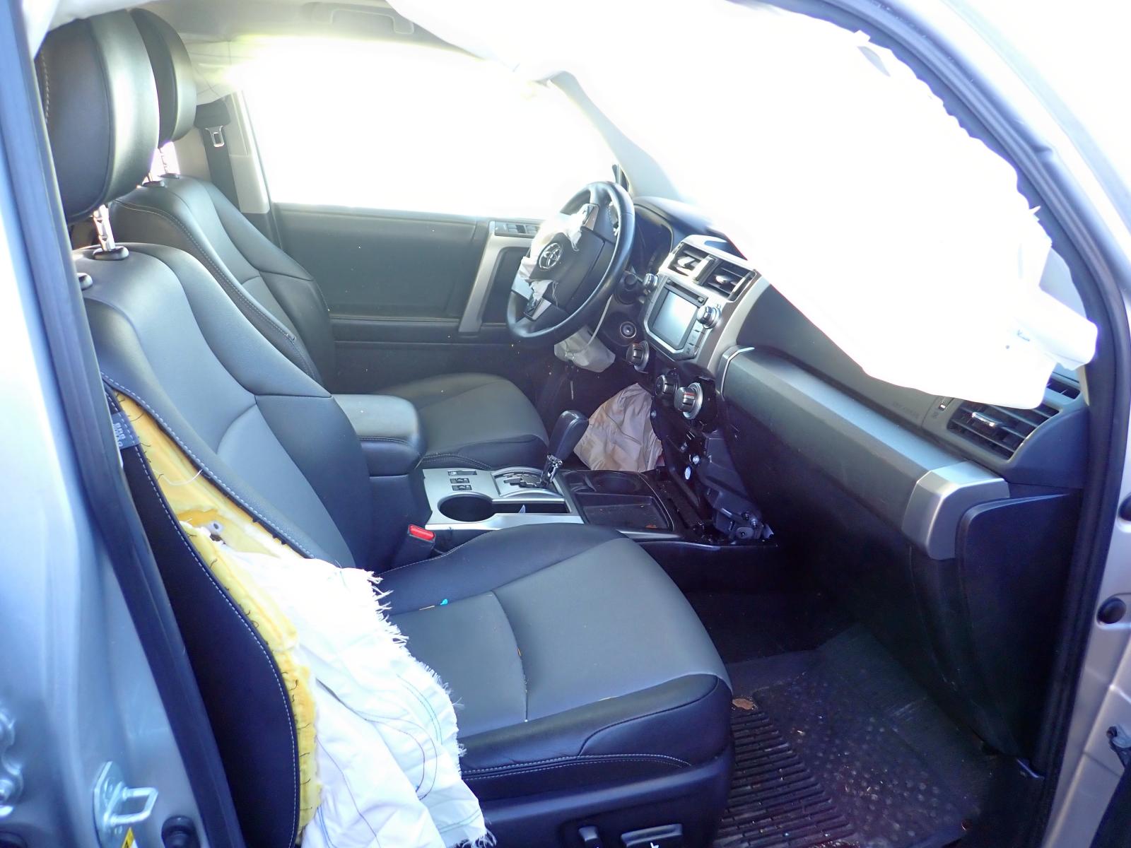 Photo 5 from auction – 2016 TOYOTA 4RUNNER SR with VIN JTEZU5JR3G5128893