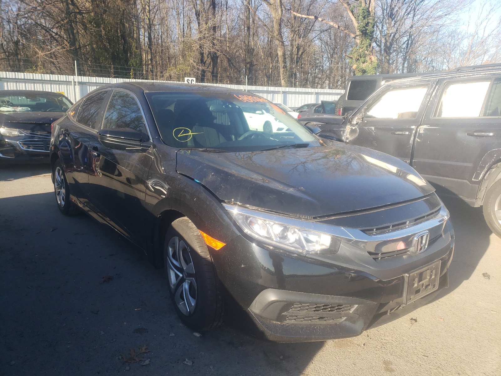 Zdjęcie 1 z aukcji – 2017 HONDA CIVIC LX z VIN 2HGFC2F58HH543718