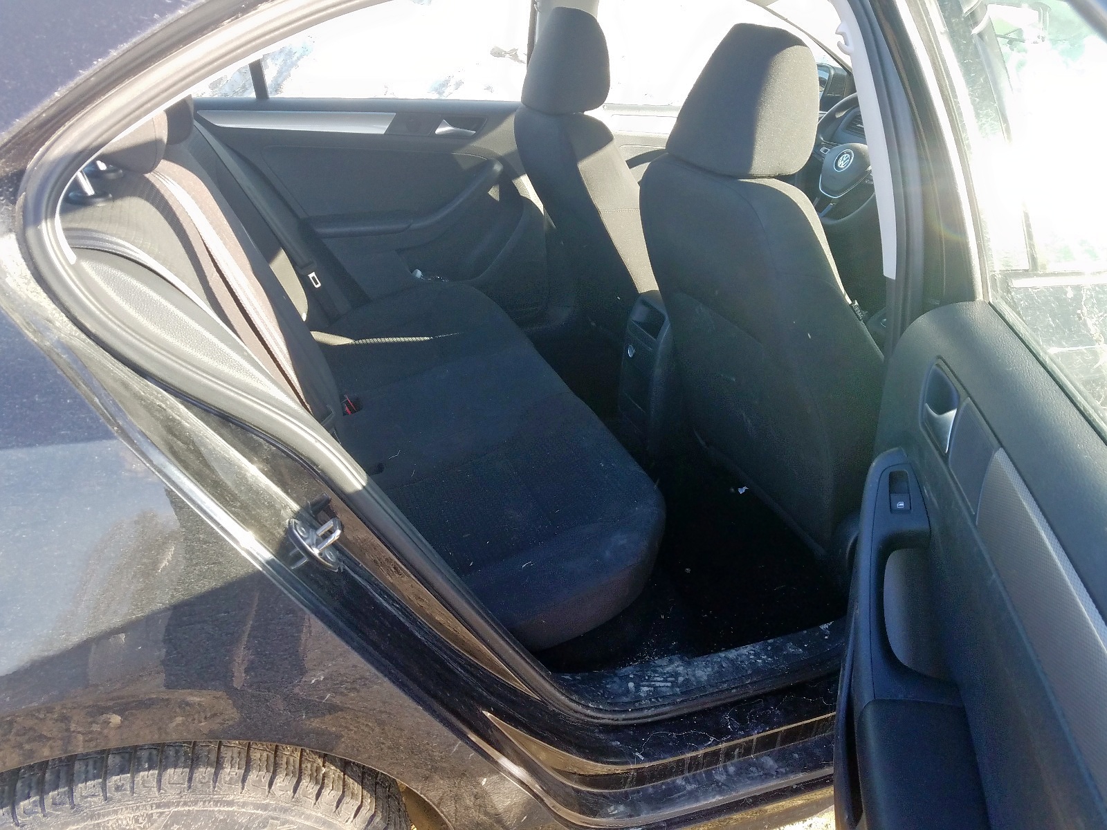 Photo 6 from auction – 2015 VOLKSWAGEN JETTA BASE with VIN 3VW1K7AJ8FM356472