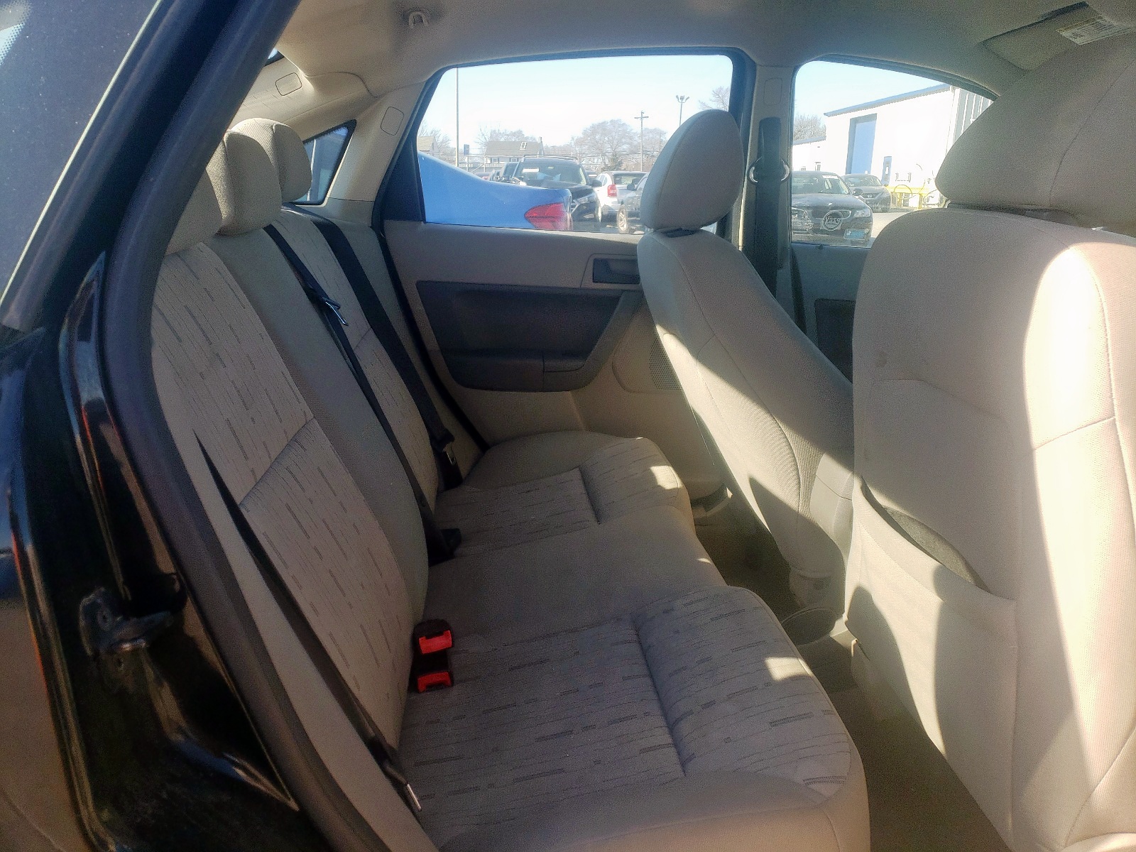 Photo 6 from auction – 2010 FORD FOCUS SE with VIN 1FAHP3FN0AW133963
