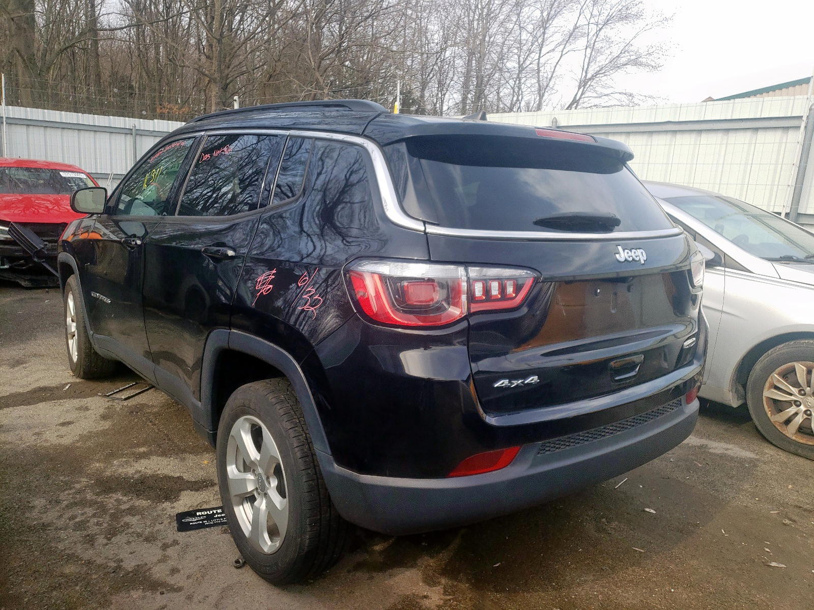 Photo 3 from auction – 2019 JEEP COMPASS LA with VIN 3C4NJDBB0KT678469