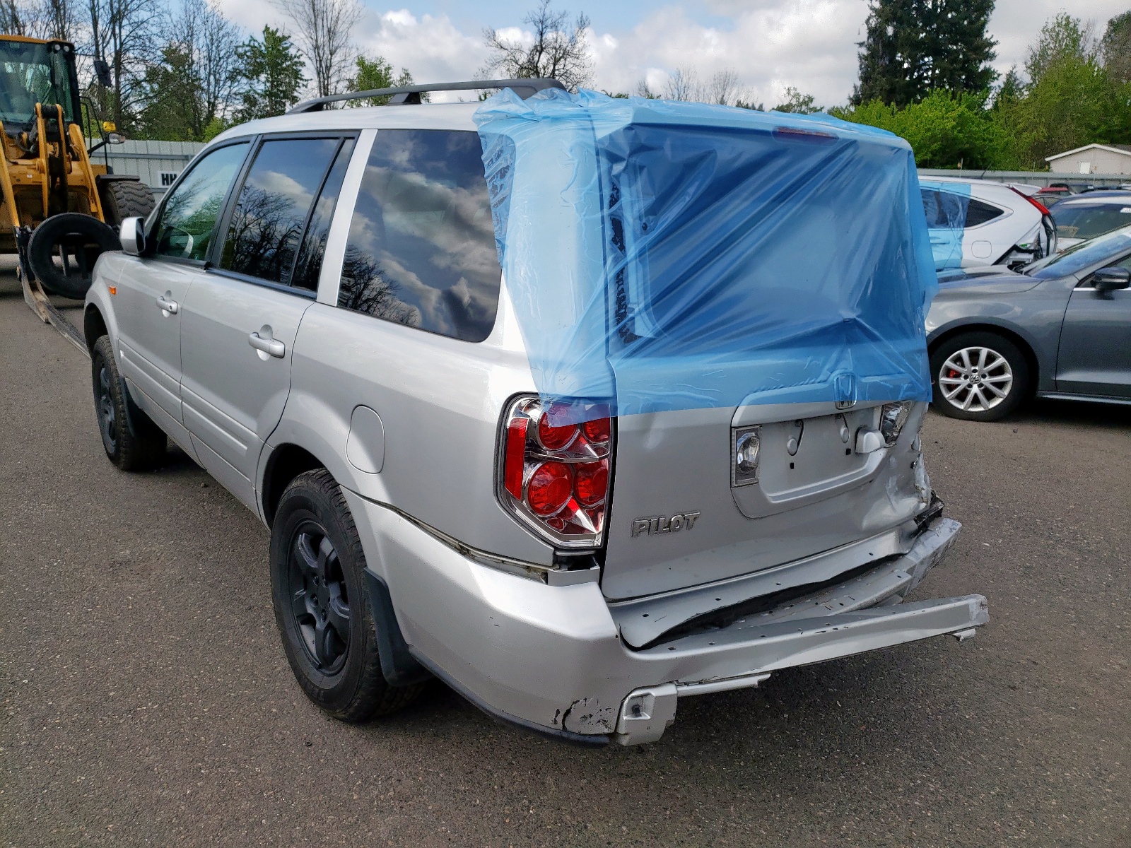 Photo 3 from auction – 2006 HONDA PILOT EX with VIN 2HKYF18736H519600