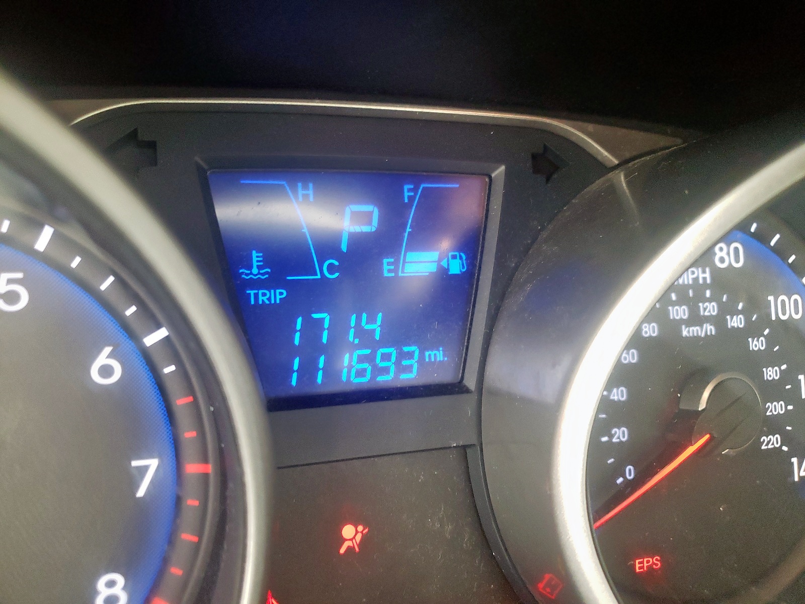 Photo 8 from auction – 2011 HYUNDAI TUCSON GLS with VIN KM8JU3AC8BU290675