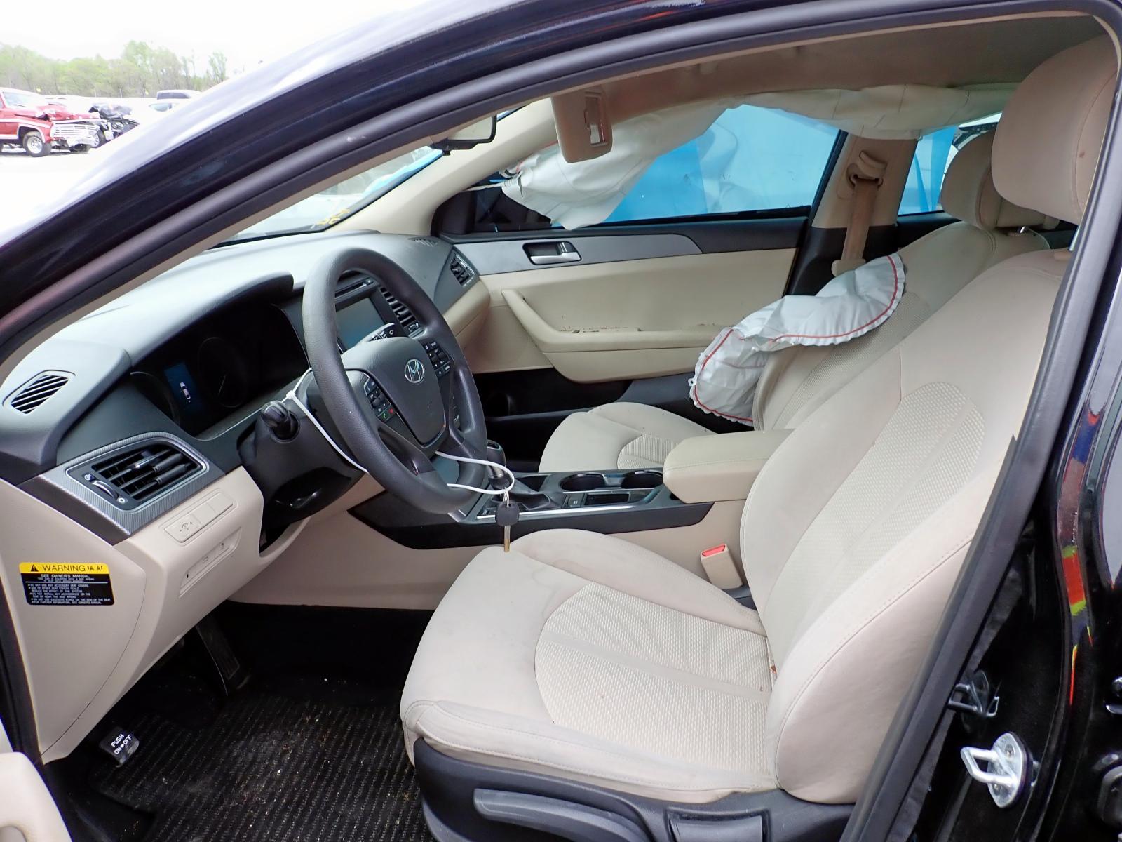 Photo 5 from auction – 2017 HYUNDAI SONATA SE with VIN 5NPE24AF4HH490418