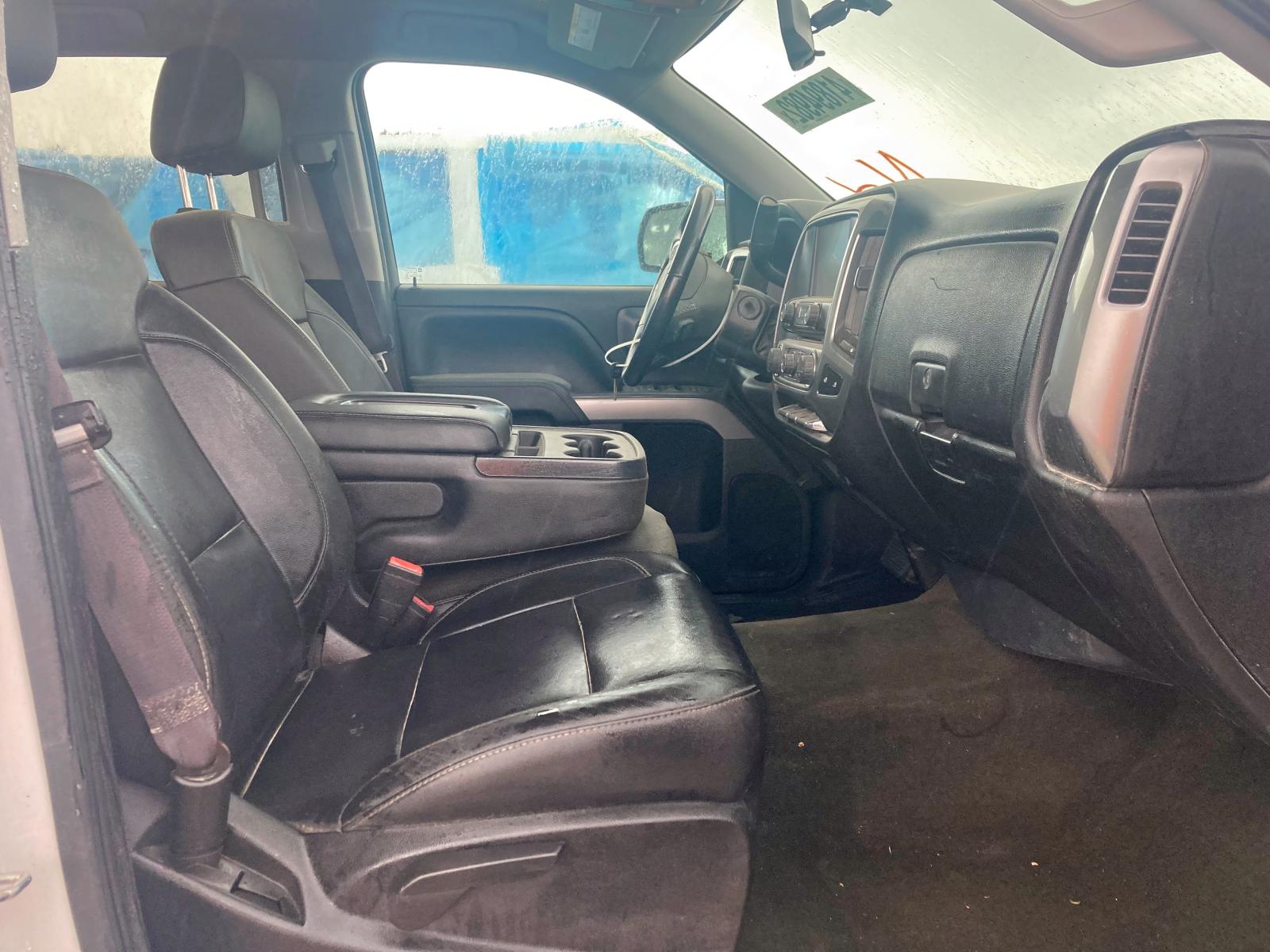 Photo 5 from auction – 2015 CHEVROLET SILVERADO with VIN 3GCUKRECXFG469538